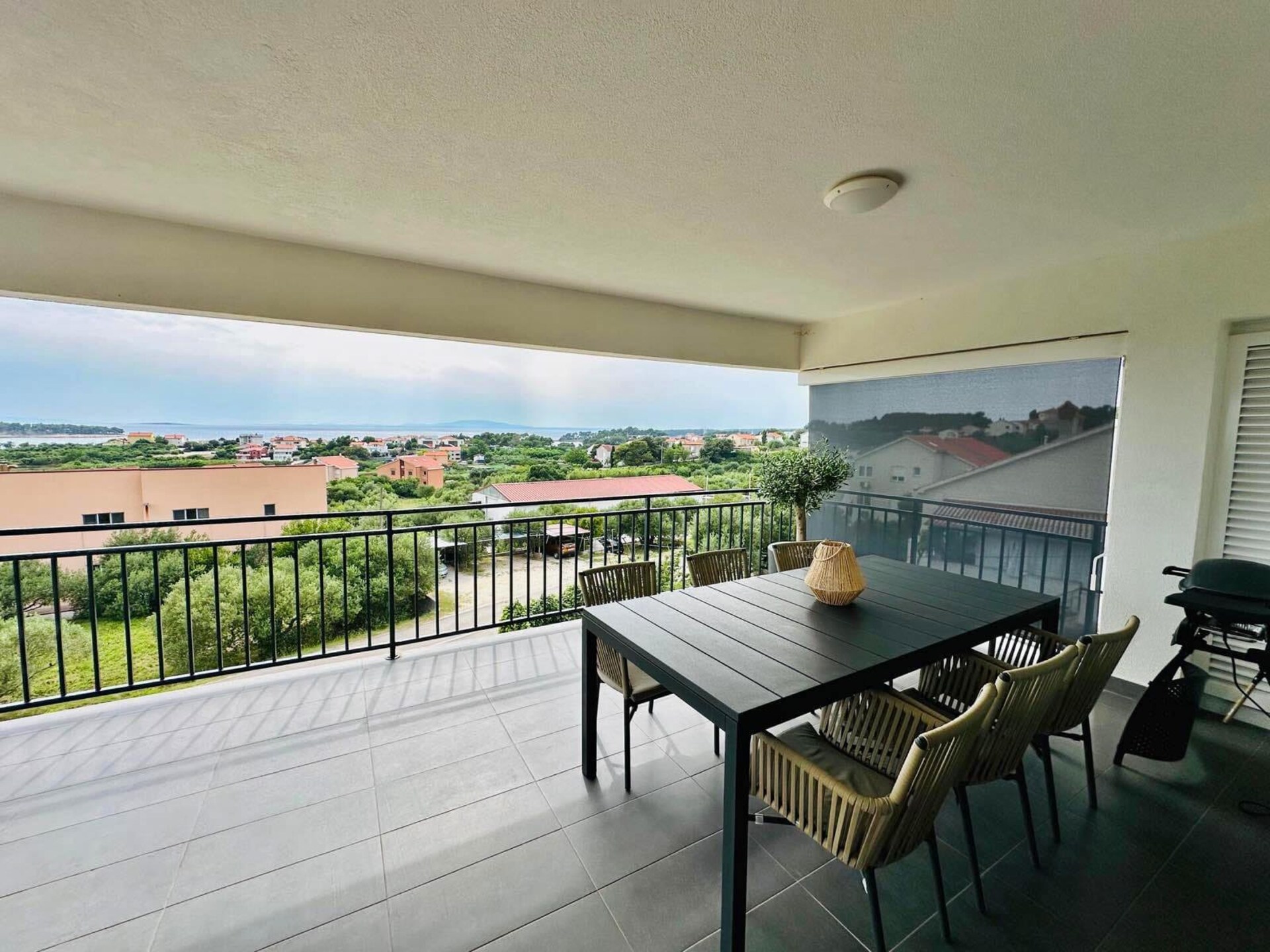Modern appartement met zeezicht en balkon, 400m van strand in Banjol - foto 4