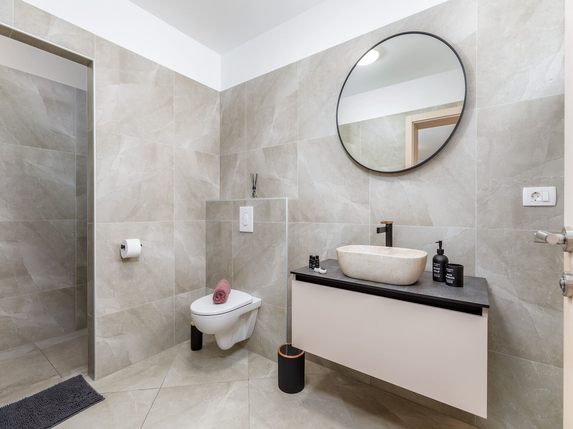 12-persoons villa in Valbandon met privézwembad - foto 34