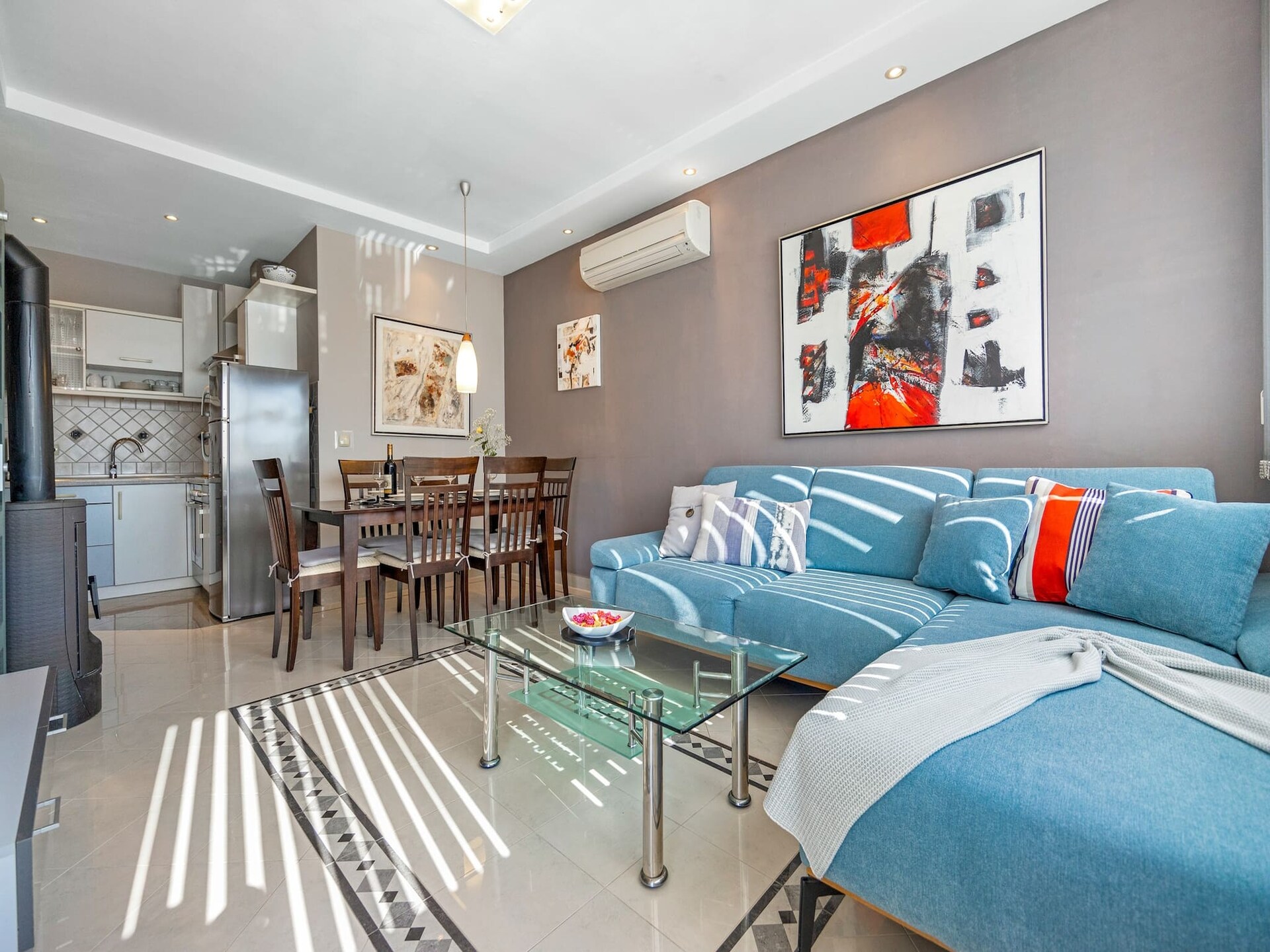 Blanka B2: Stijlvol appartement met jacuzzi, tuin en strand op 250m - foto 2