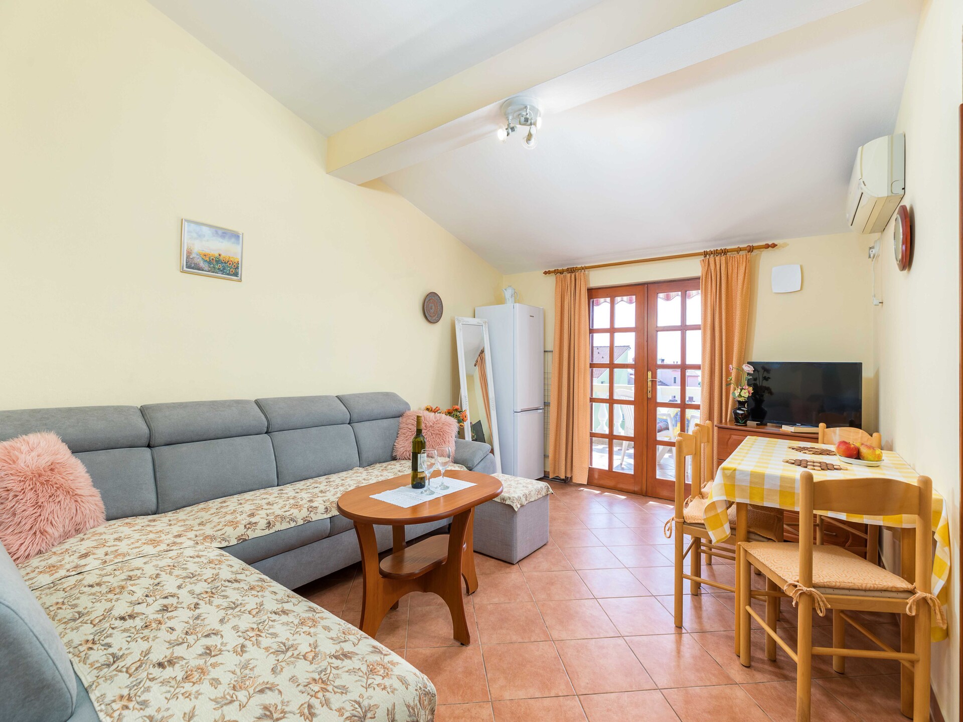 Centraal gelegen appartement in Fažana direct aan het strand - foto 2