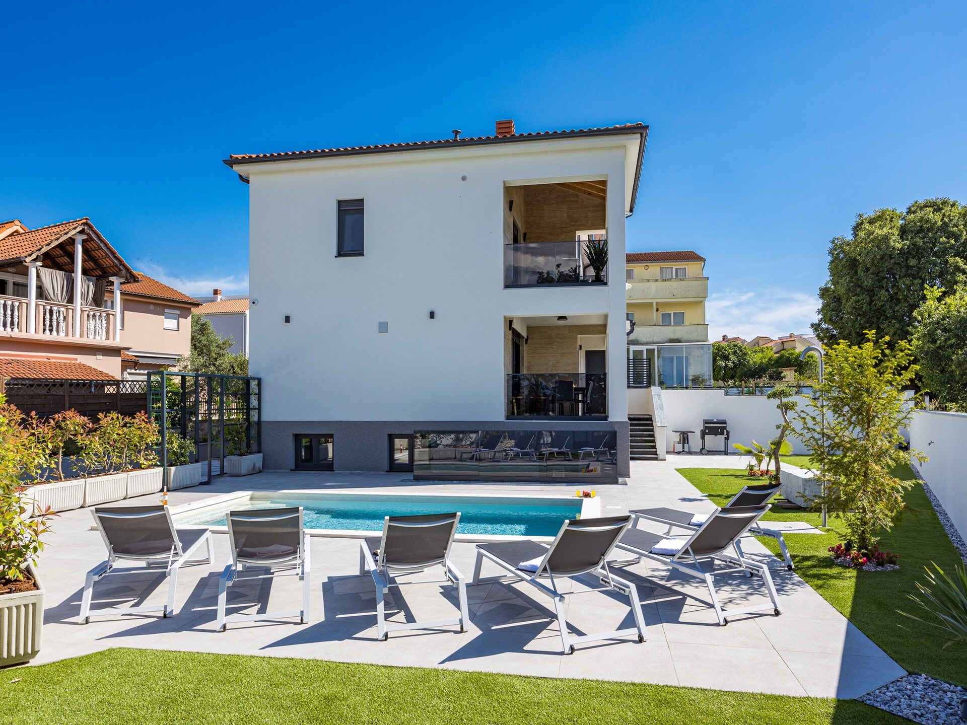 Villa met privézwembad in Štinjan: luxe oase nabij het strand - foto 37