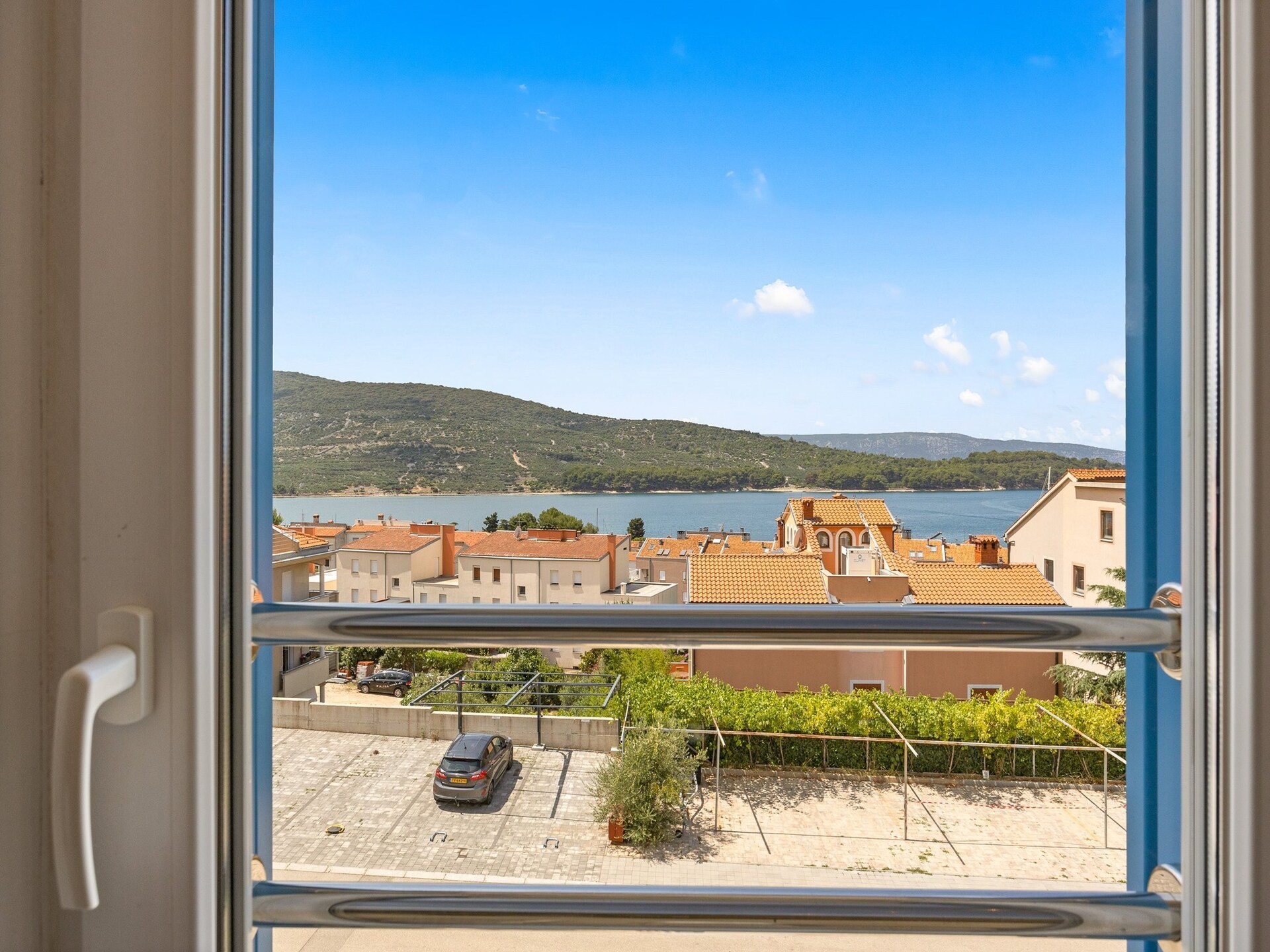 Modern appartement met zeezicht in Cres, vlak bij strand en centrum - foto 21
