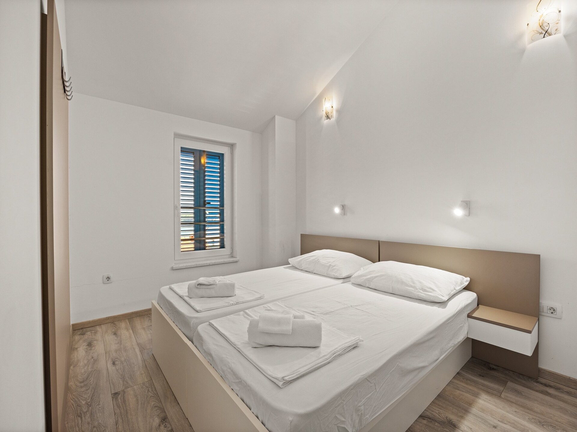 Modern appartement met zeezicht in Cres, vlak bij strand en centrum - foto 13