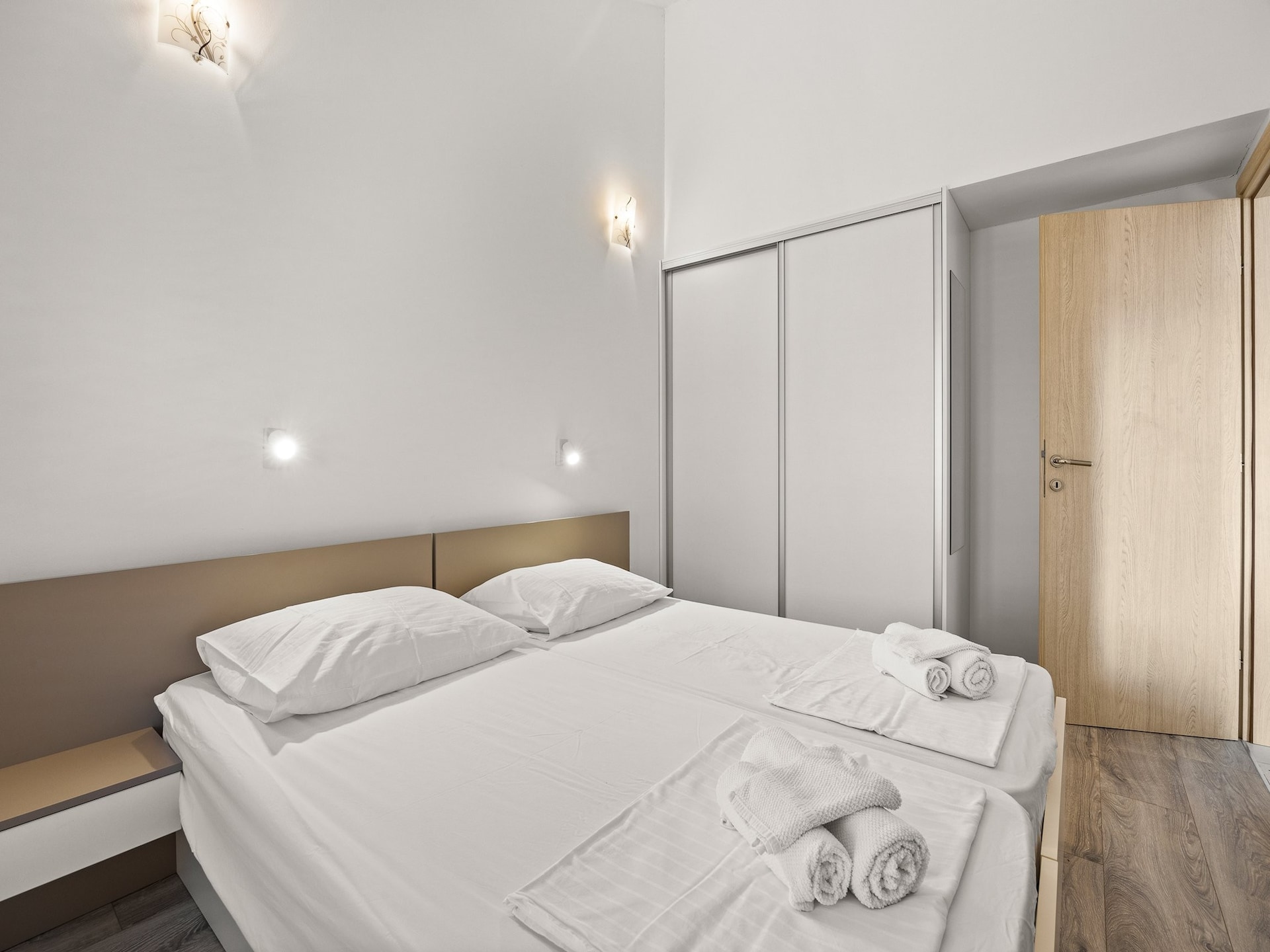 Modern appartement met zeezicht in Cres, vlak bij strand en centrum - foto 14