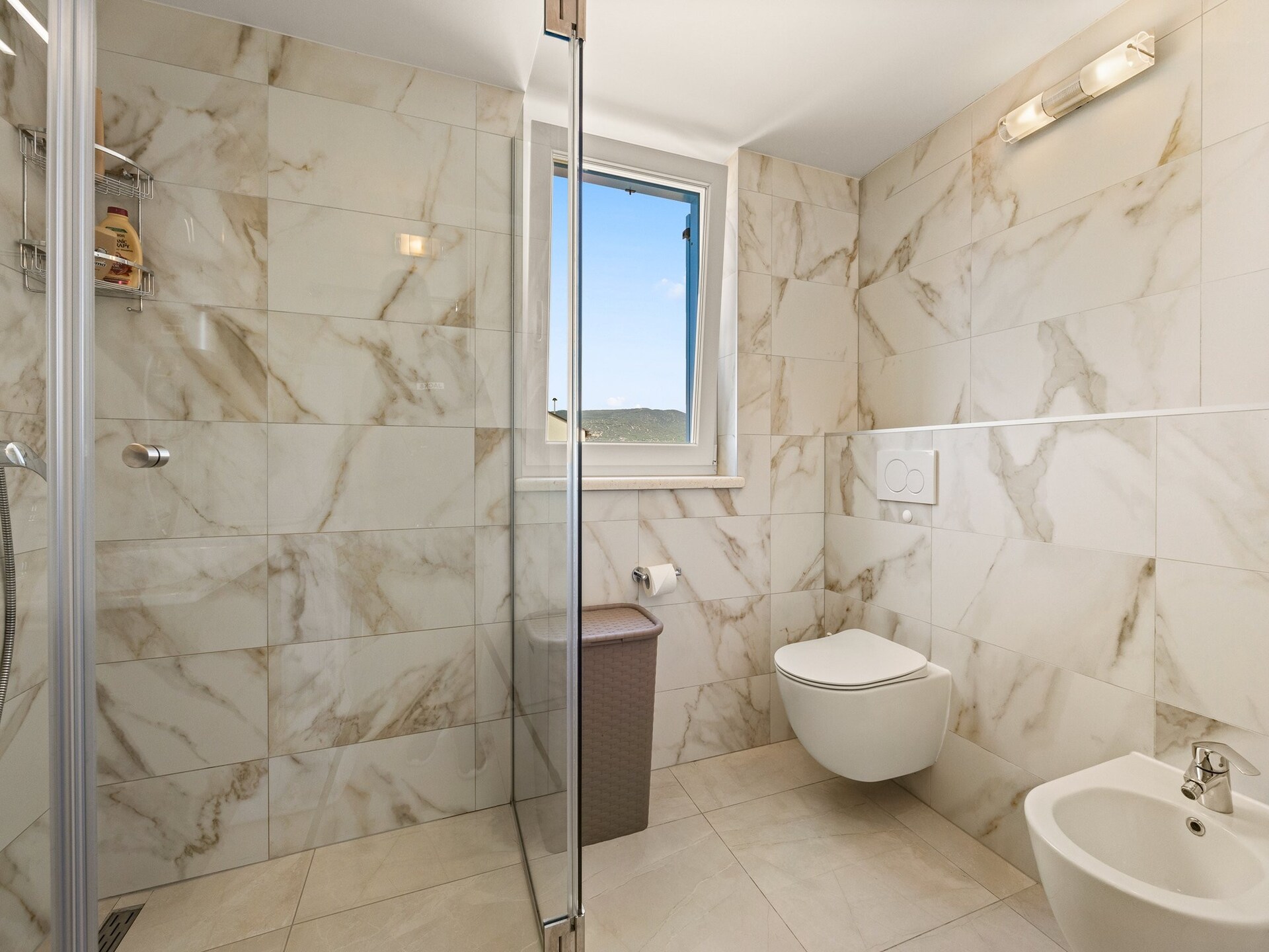 Modern appartement met zeezicht in Cres, vlak bij strand en centrum - foto 15