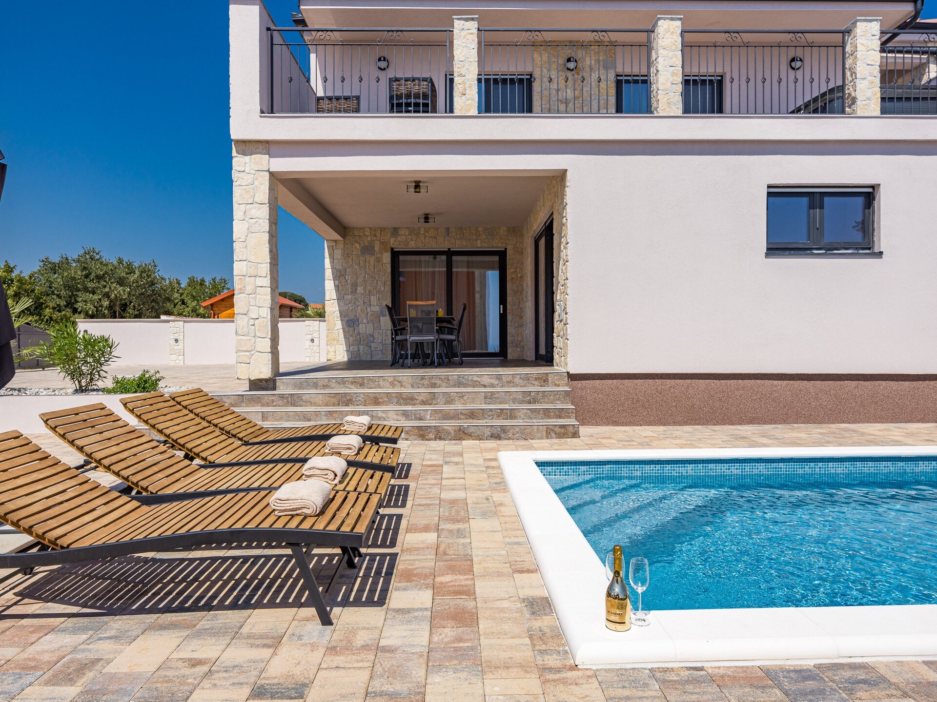 Villa Magnolia West: privézwembad & jacuzzi nabij strand Krnica - foto 31
