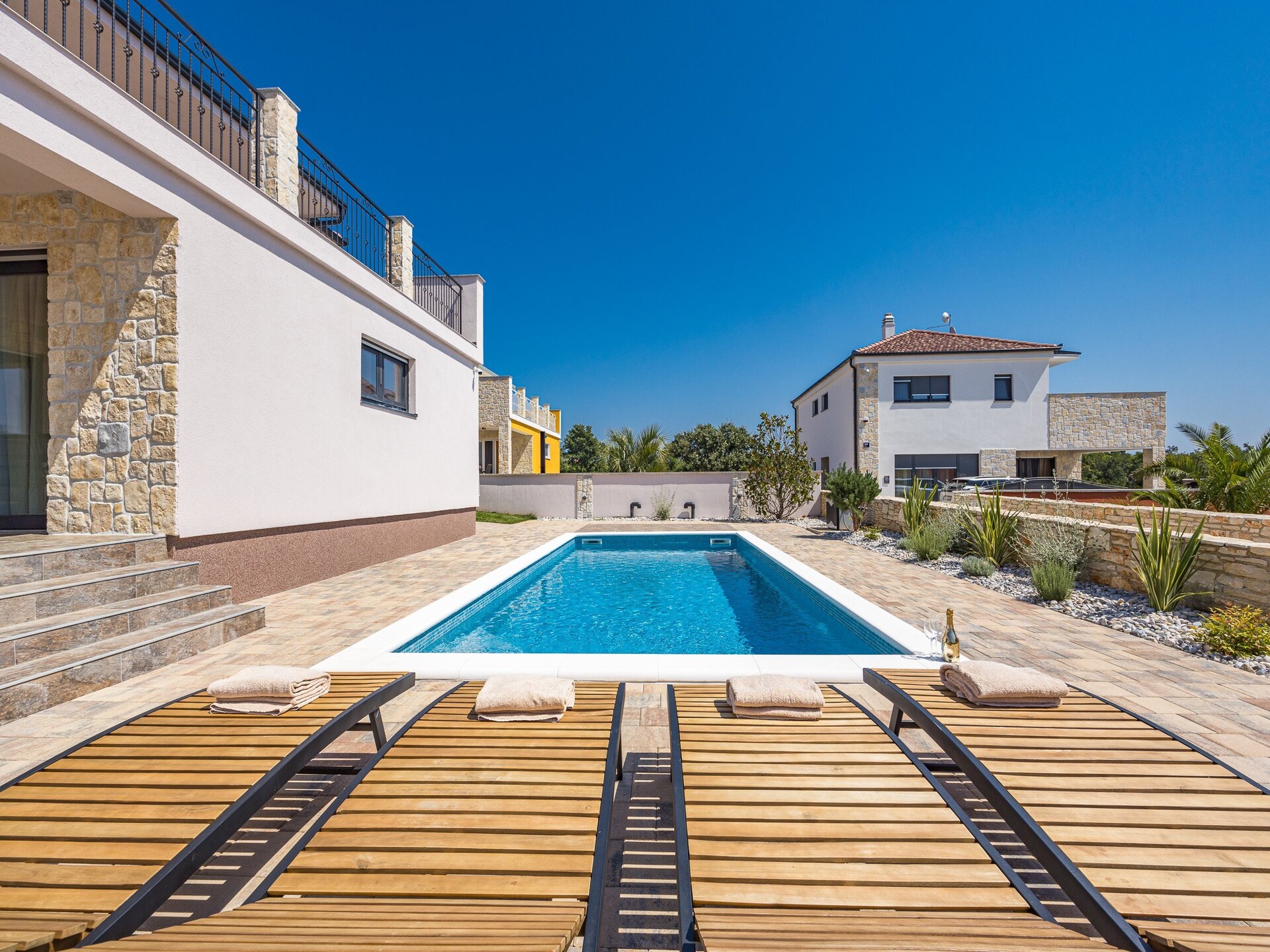 Villa Magnolia West: privézwembad & jacuzzi nabij strand Krnica - foto 33