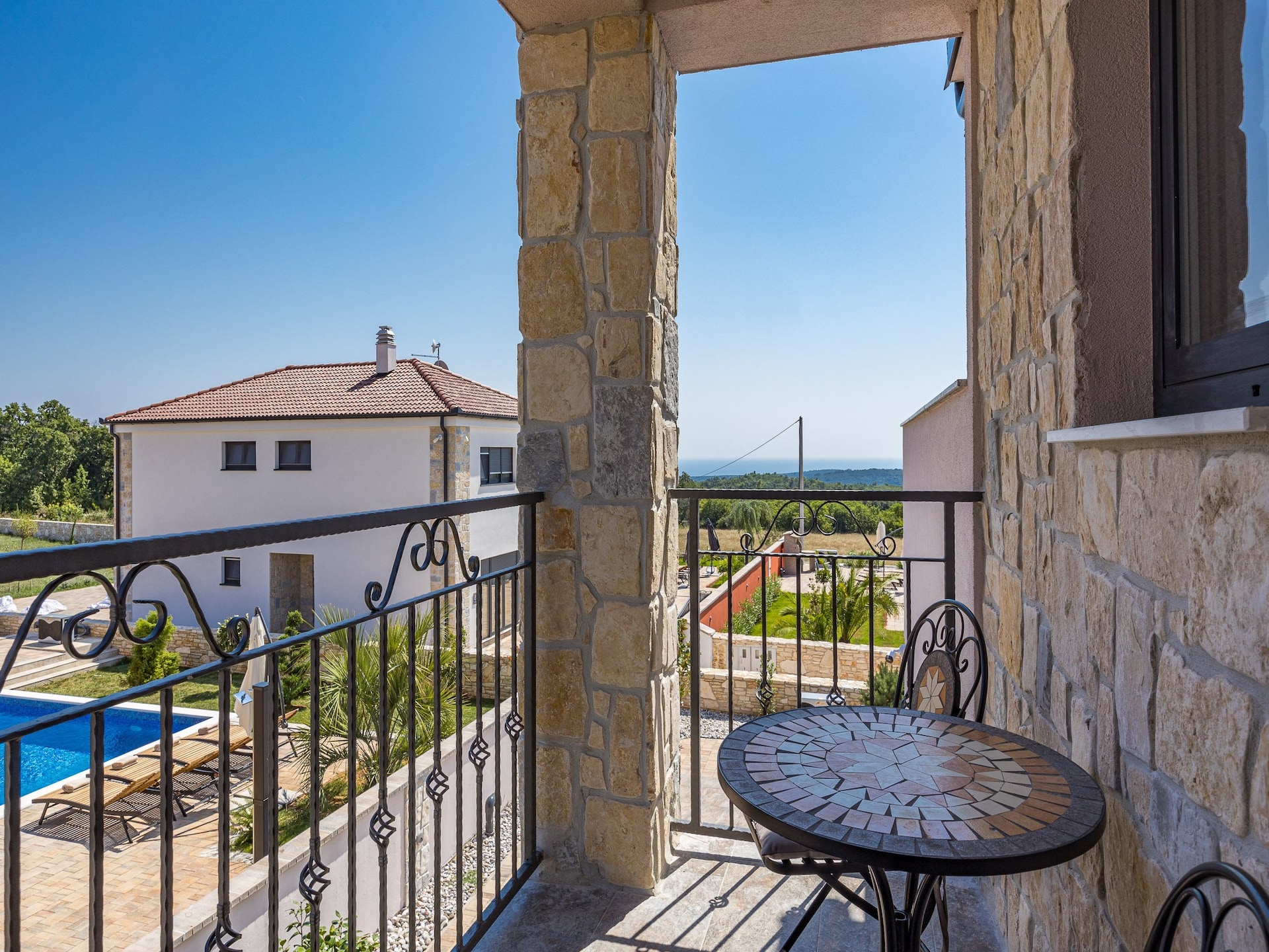 Villa Magnolia West: privézwembad & jacuzzi nabij strand Krnica - foto 28