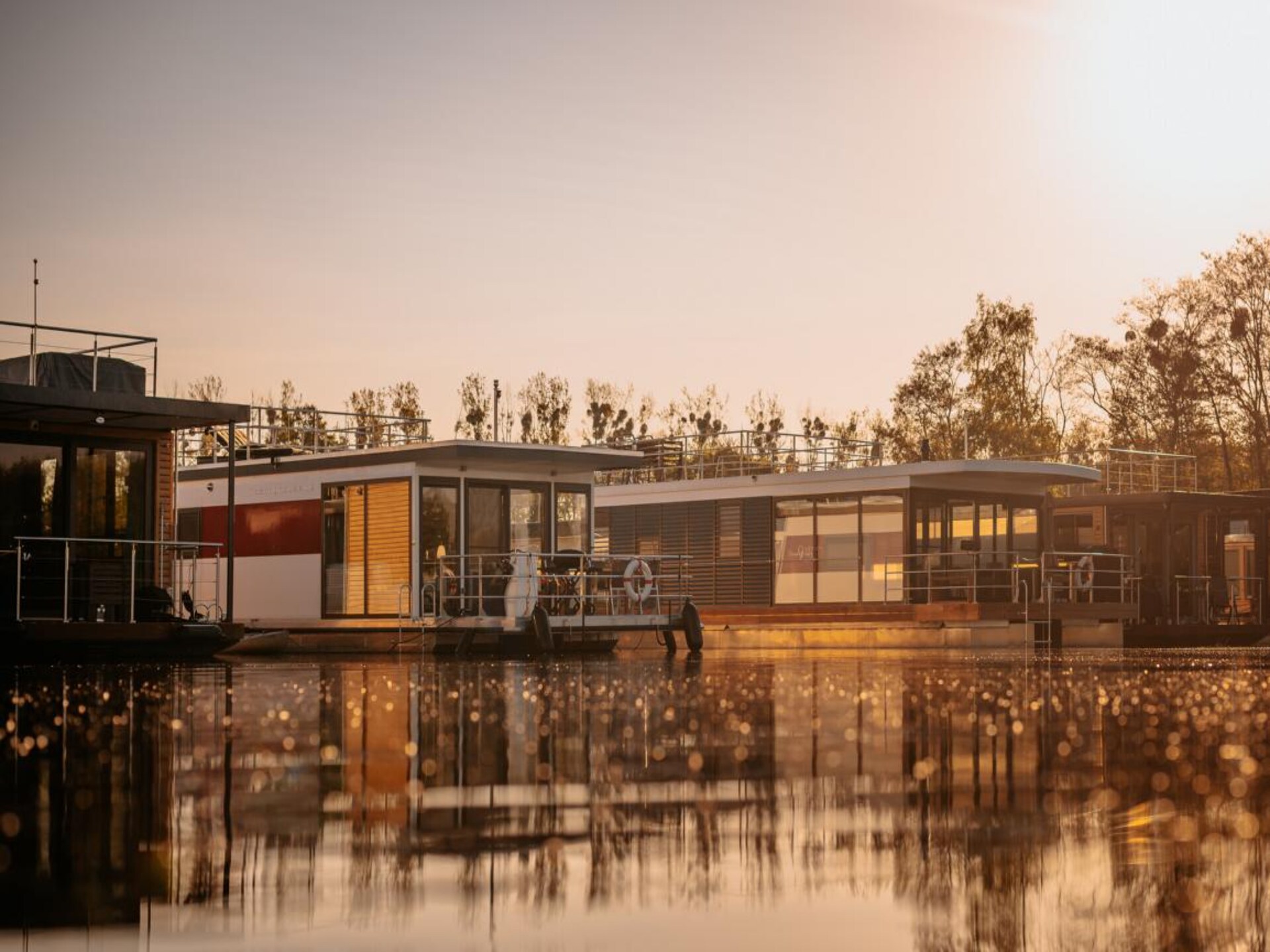 Luxe woonboot aan de Havel bij Zehdenick met uitzicht op het water - foto 17