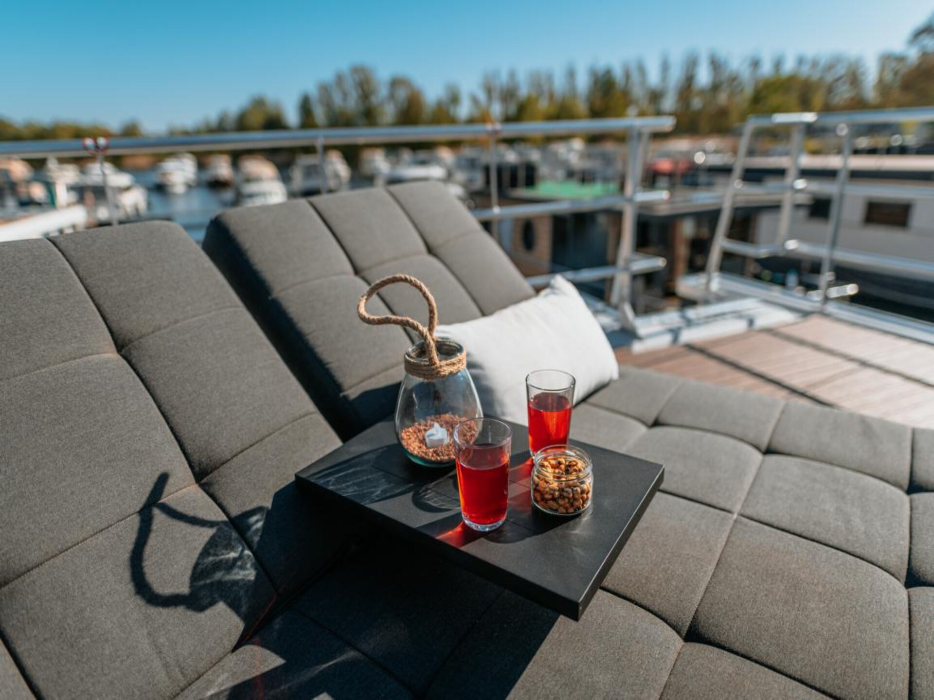 Luxe woonboot aan de Havel bij Zehdenick met uitzicht op het water - foto 13