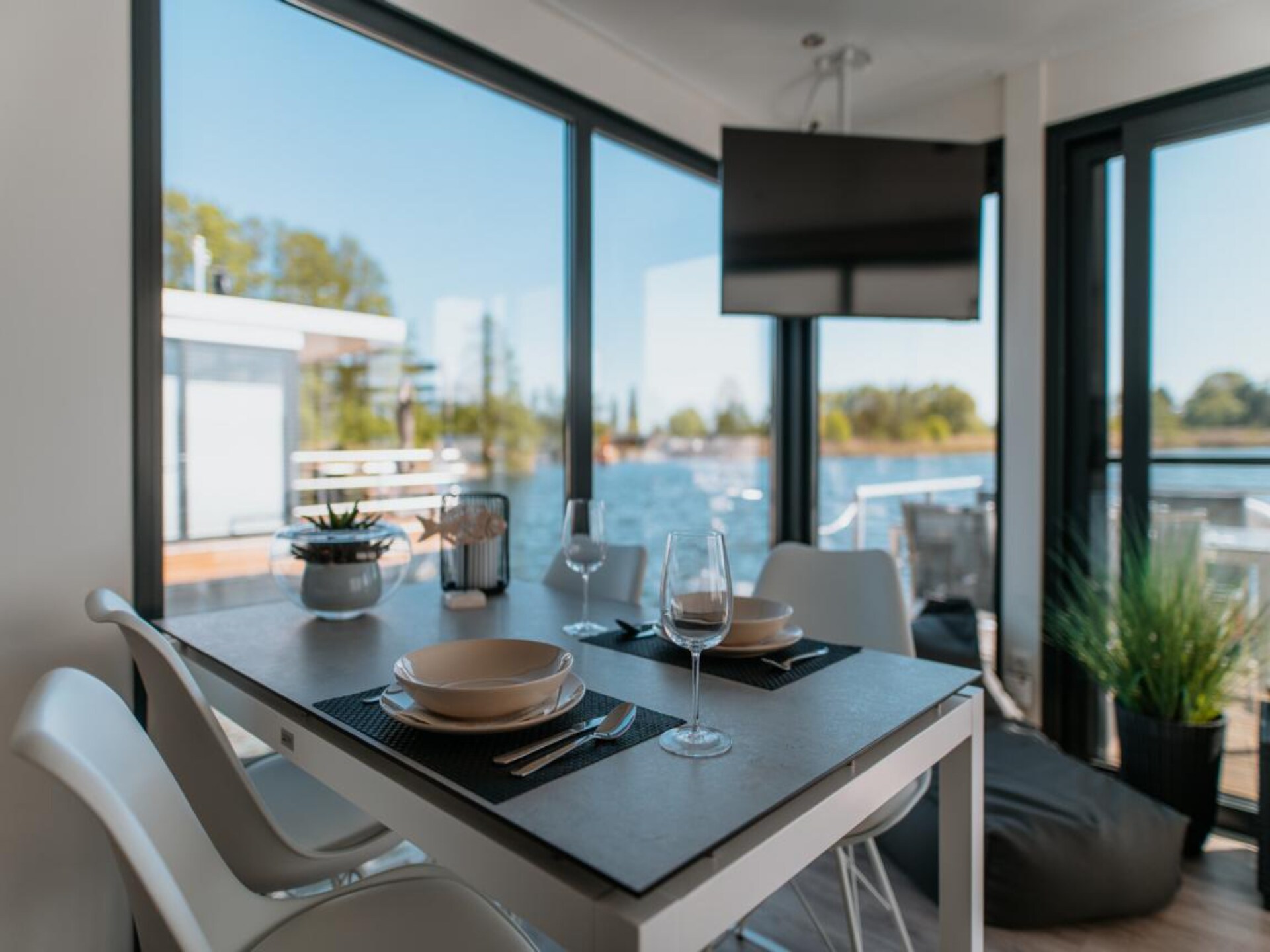 Luxe woonboot aan de Havel bij Zehdenick met uitzicht op het water - foto 4