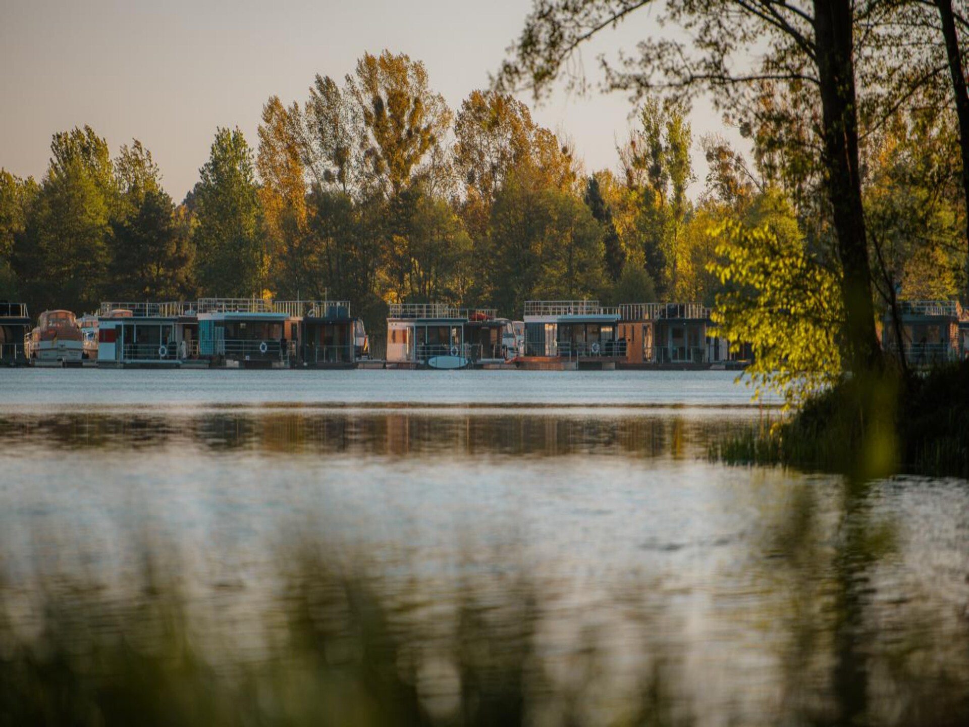 Luxe woonboot aan de Havel bij Zehdenick met uitzicht op het water - foto 16