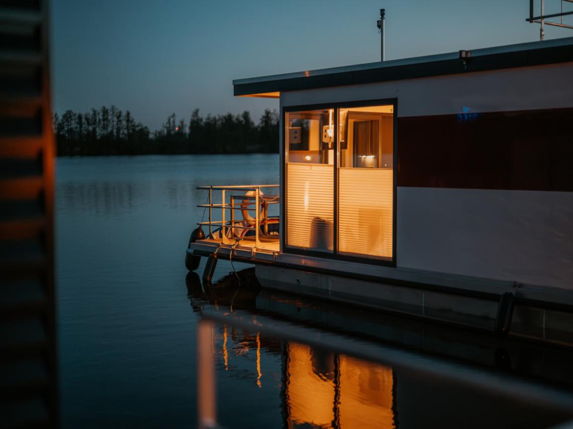 Luxe woonboot aan de Havel bij Zehdenick met uitzicht op het water - foto 15