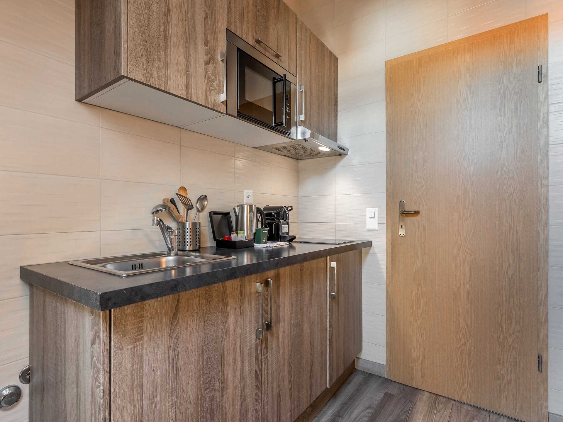 Modern studio-appartement in hartje Genève, vlakbij het meer - foto 12