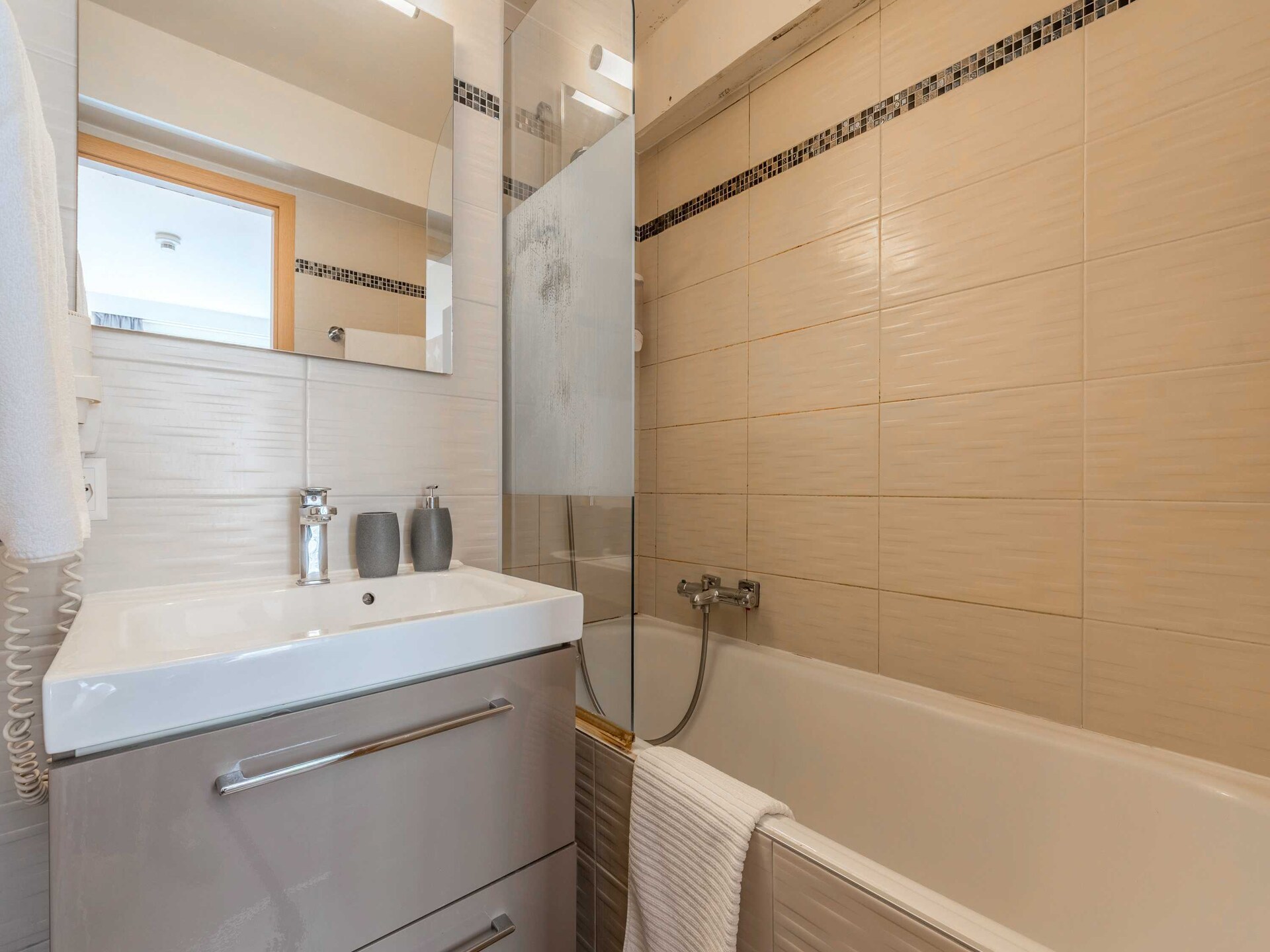 Modern appartement in hartje Genève, wijk Pâquis - foto 39