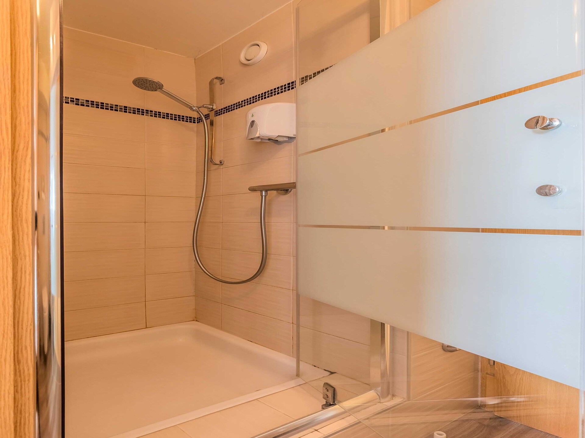 Modern appartement in het hart van de wijk Pâquis, Genève - foto 37