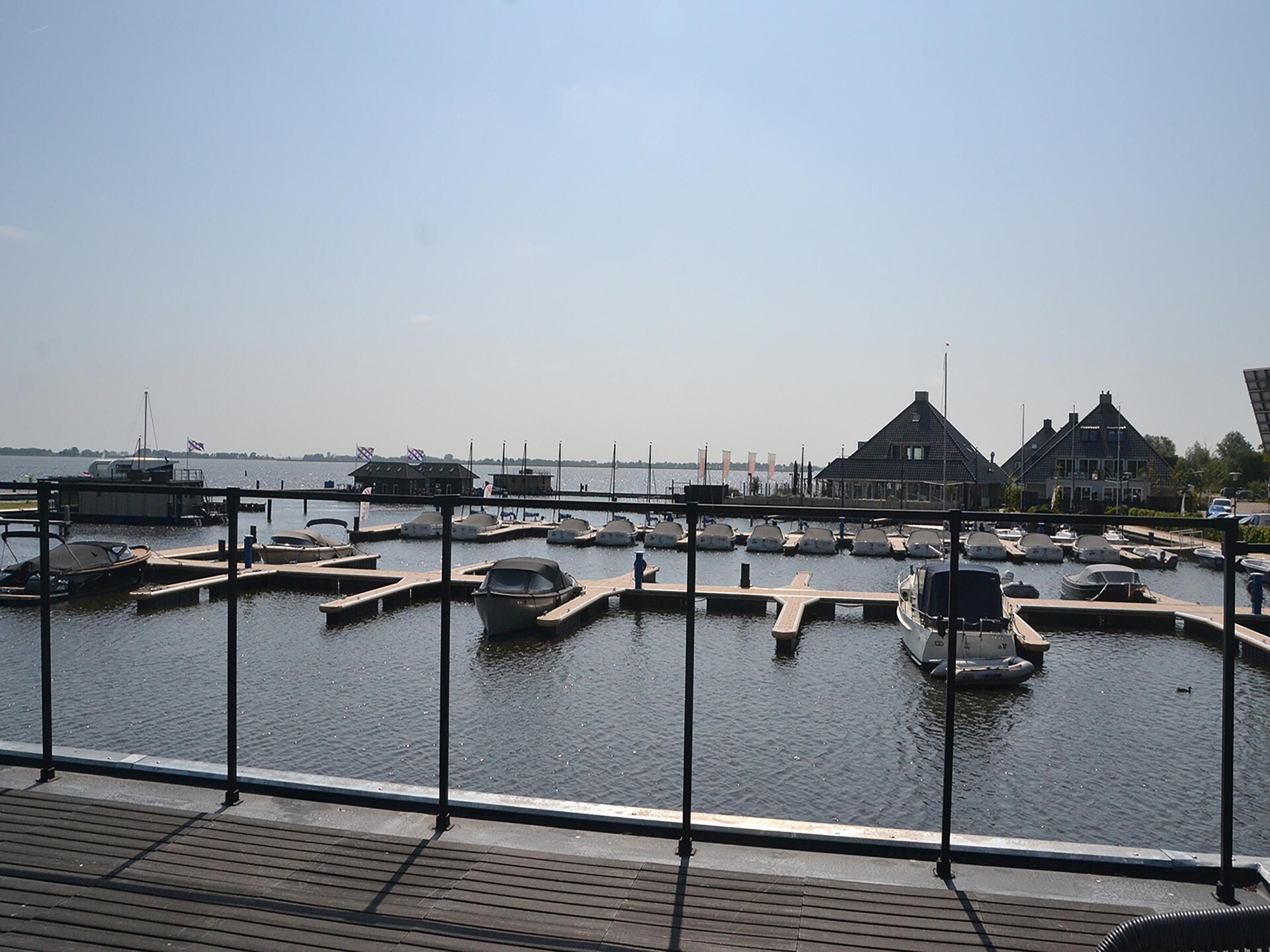 Luxe woonboot RiggelBrug aan het Sneekermeer voor 4 personen - foto 23