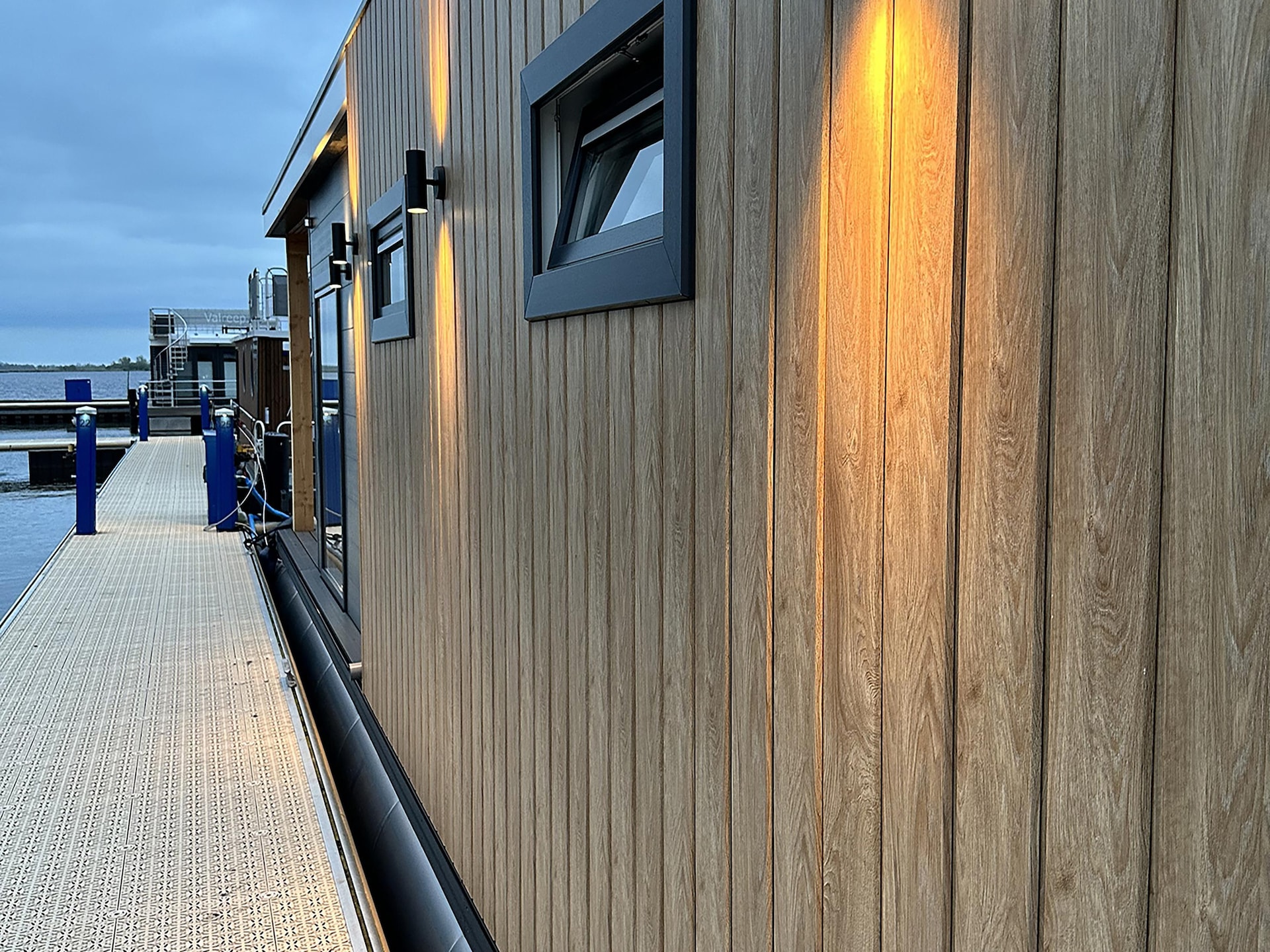 Luxe woonboot RiggelBrug aan het Sneekermeer voor 4 personen - foto 33