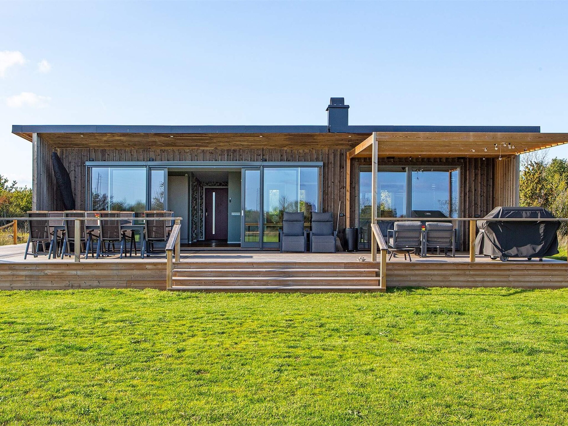 Licht vakantiehuis met zeezicht bij Löttorp, vlakbij strand - foto 1