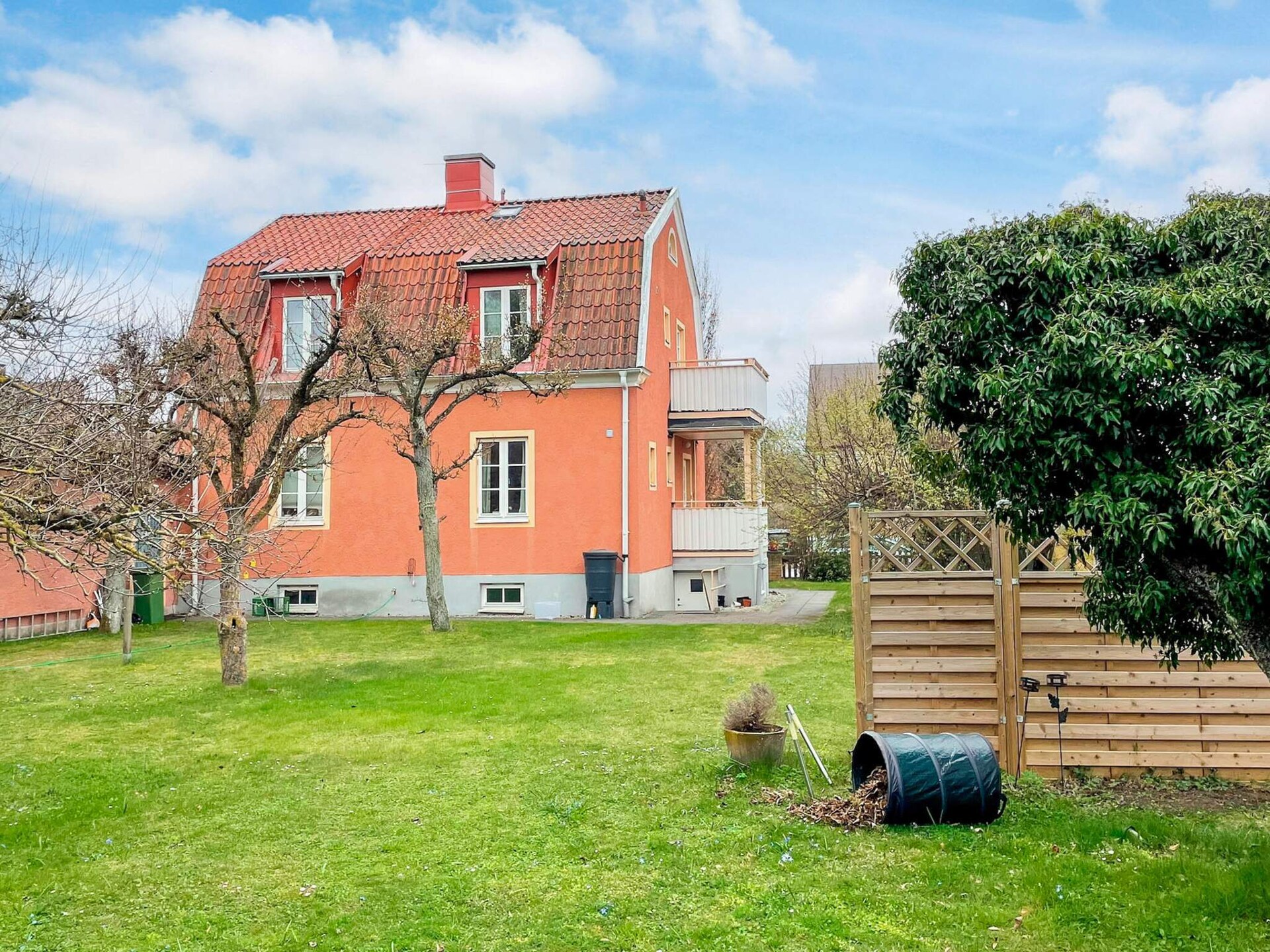 Ruime vakantievilla in Visby centrum met tuin, vlakbij zee en golfbaan - foto 6