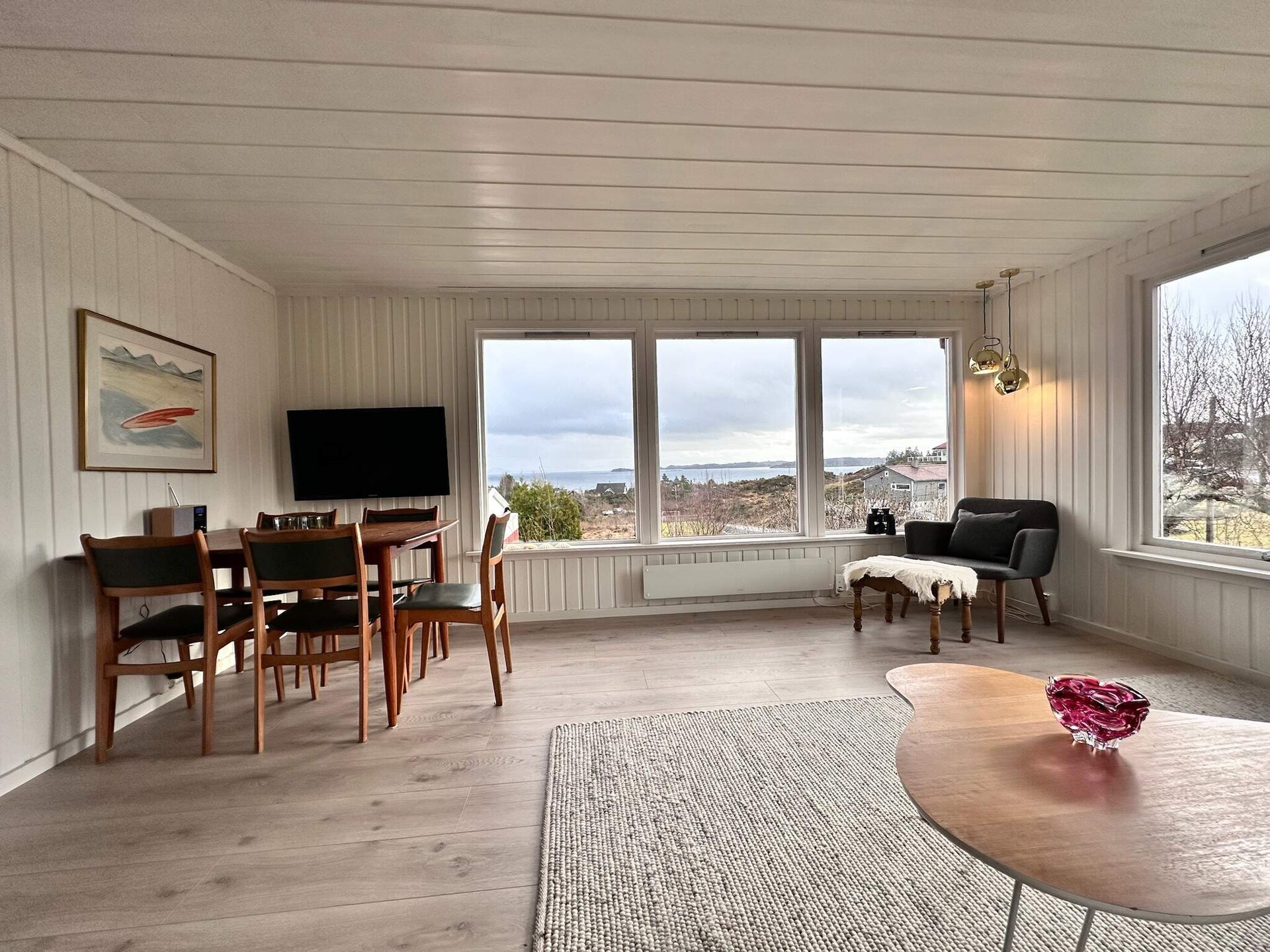 Zonnig vakantiehuis met panoramisch fjordzicht bij Klokkarvik - foto 19