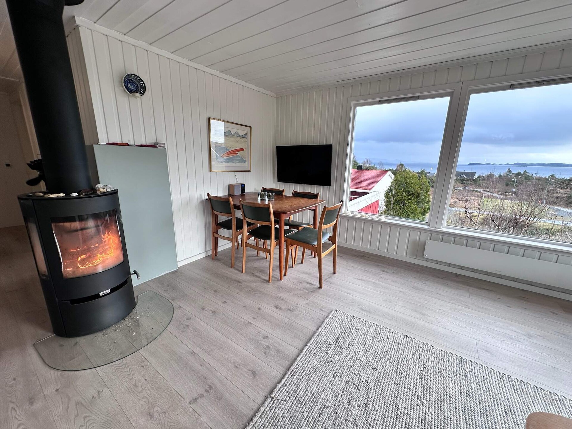 Zonnig vakantiehuis met panoramisch fjordzicht bij Klokkarvik - foto 20