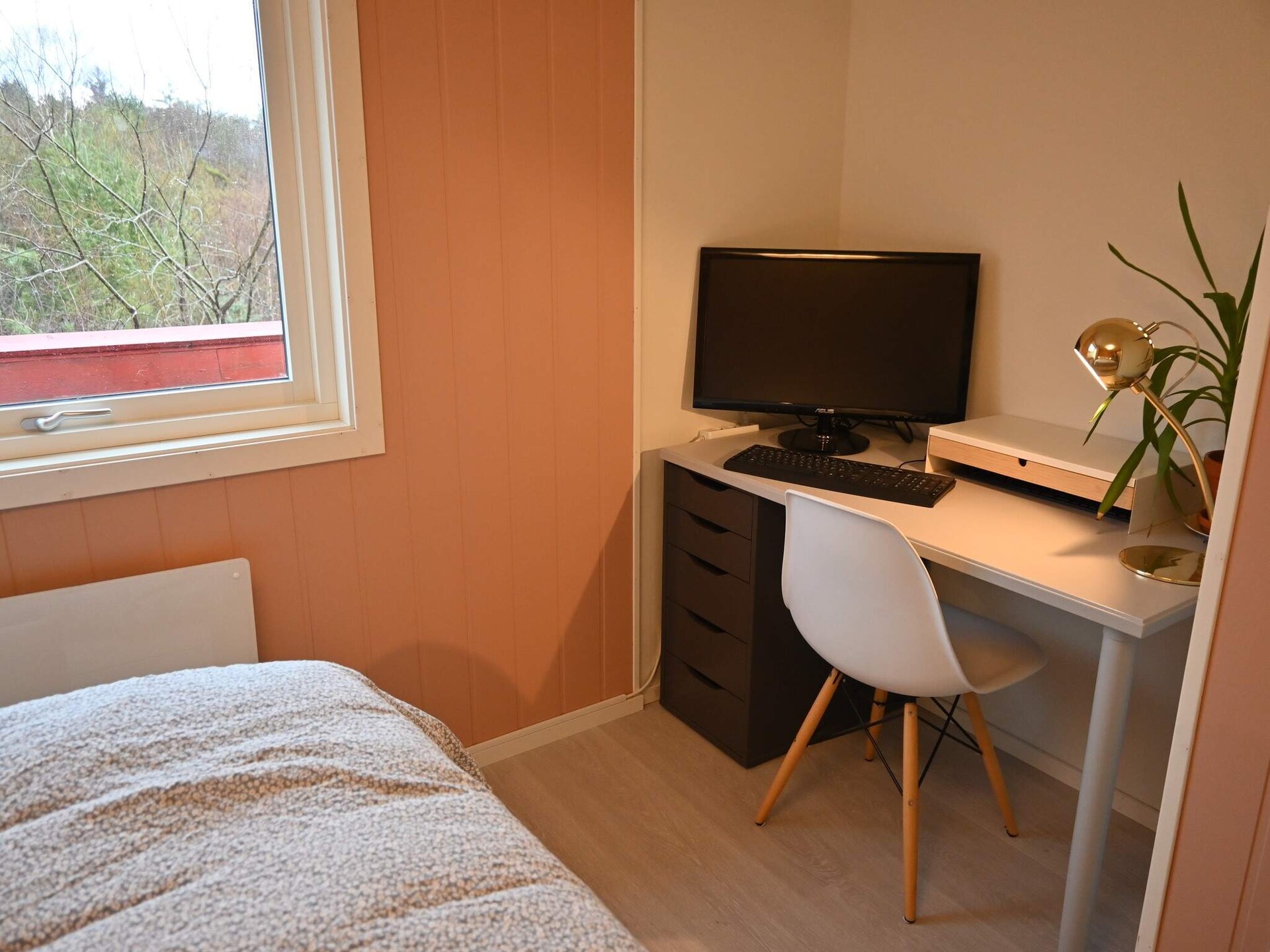 Zonnig vakantiehuis met panoramisch fjordzicht bij Klokkarvik - foto 24
