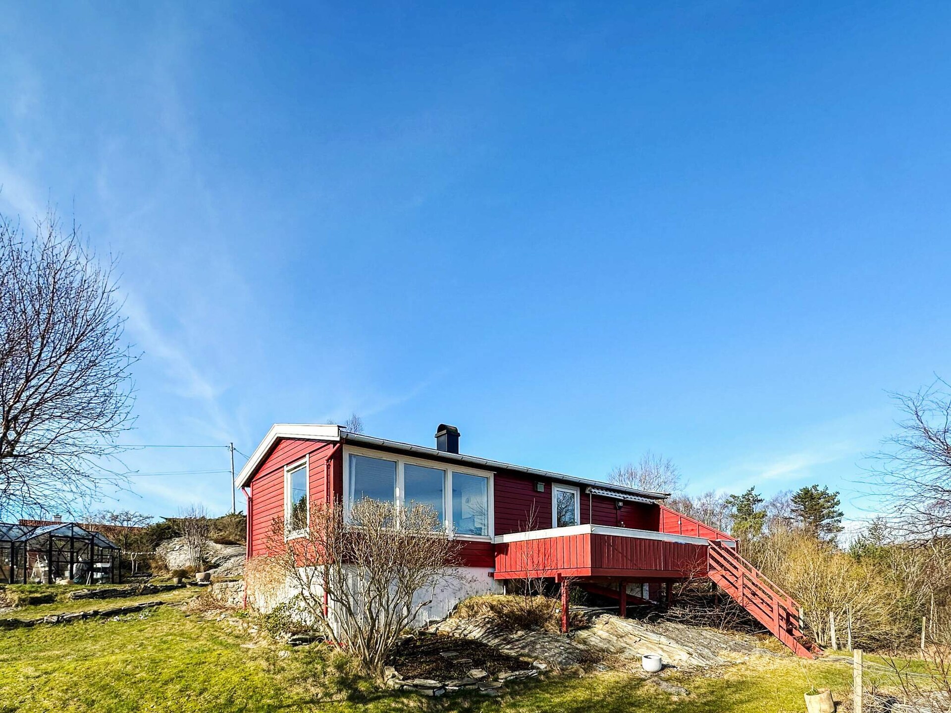 Zonnig vakantiehuis met panoramisch fjordzicht bij Klokkarvik - foto 15