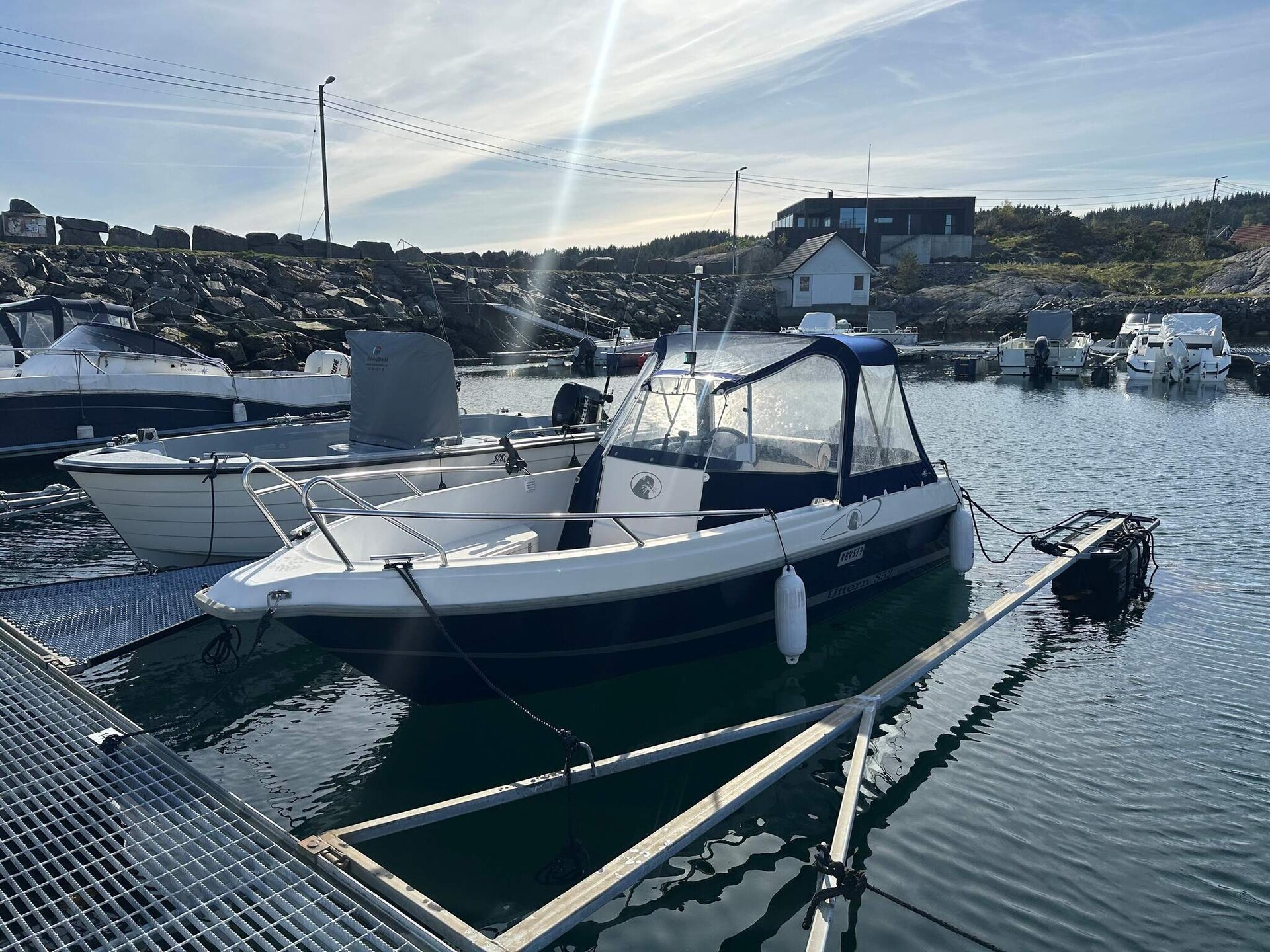 Zonnig vakantiehuis met panoramisch fjordzicht bij Klokkarvik - foto 33