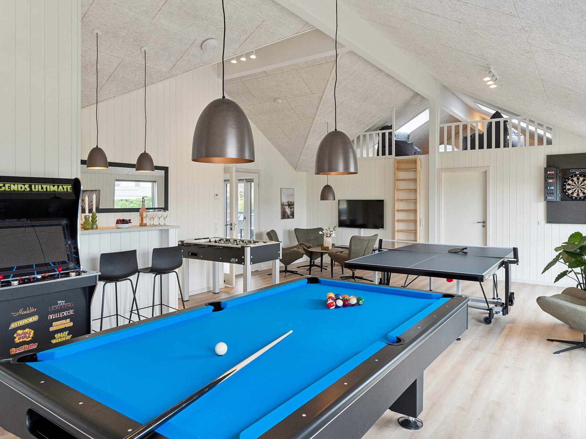 Aan zee: Ruim vakantiehuis in Løkken voor 20 personen · 267 m² - foto 17