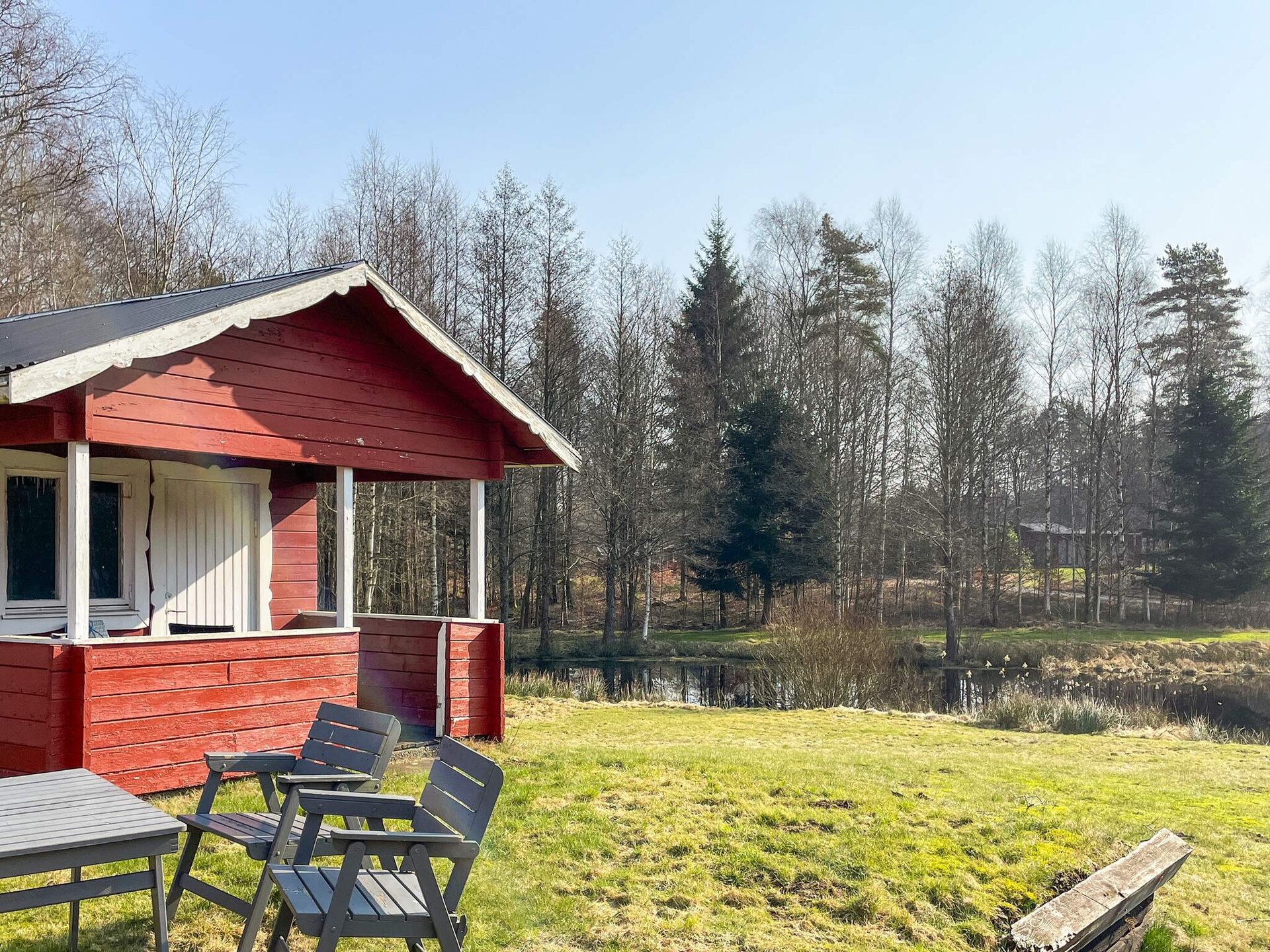 Rood Zomerhuis in de Zweedse Bossen bij Skånes Fagerhult - foto 3