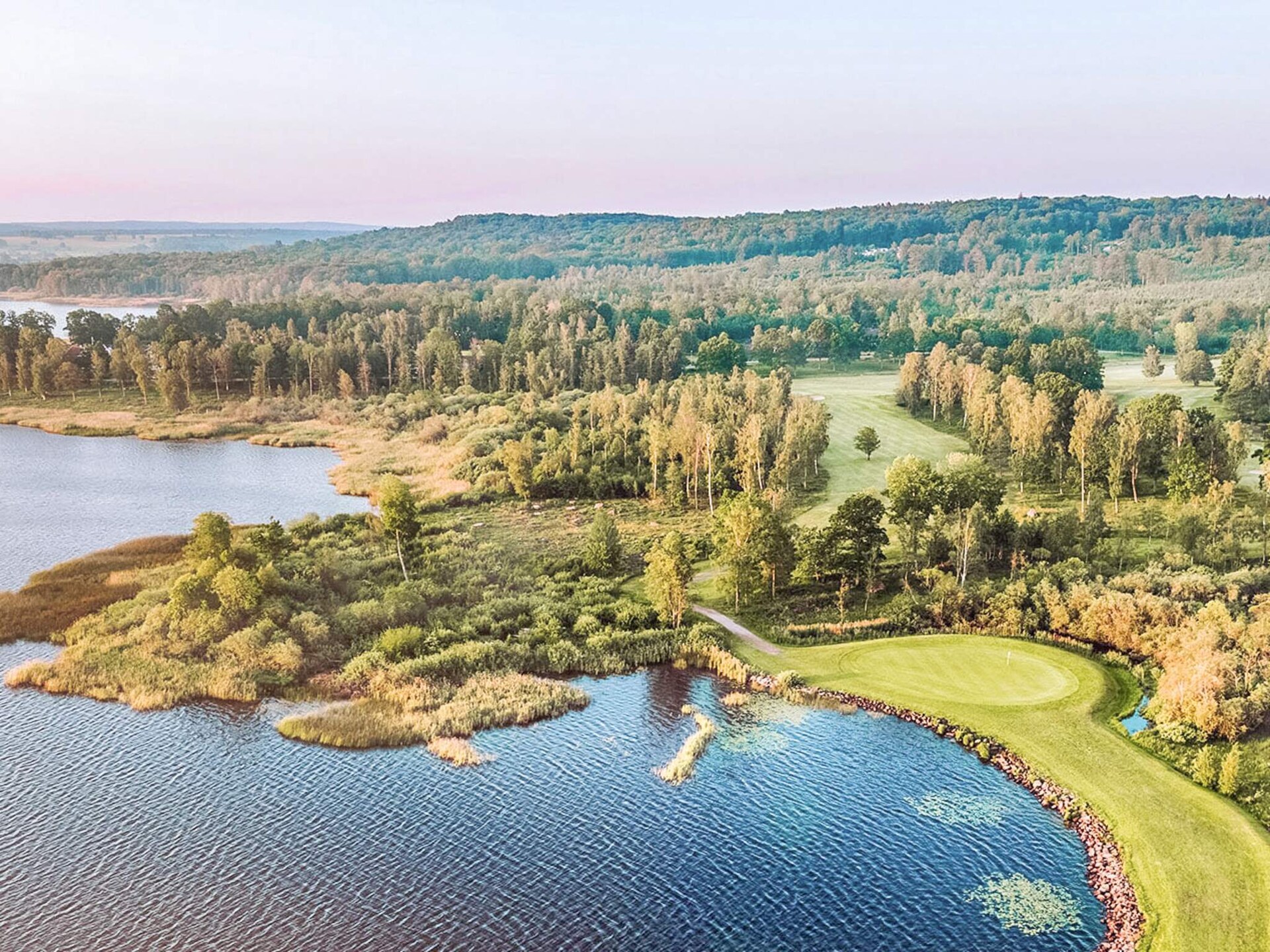Rood Zomerhuis in de Zweedse Bossen bij Skånes Fagerhult - foto 7