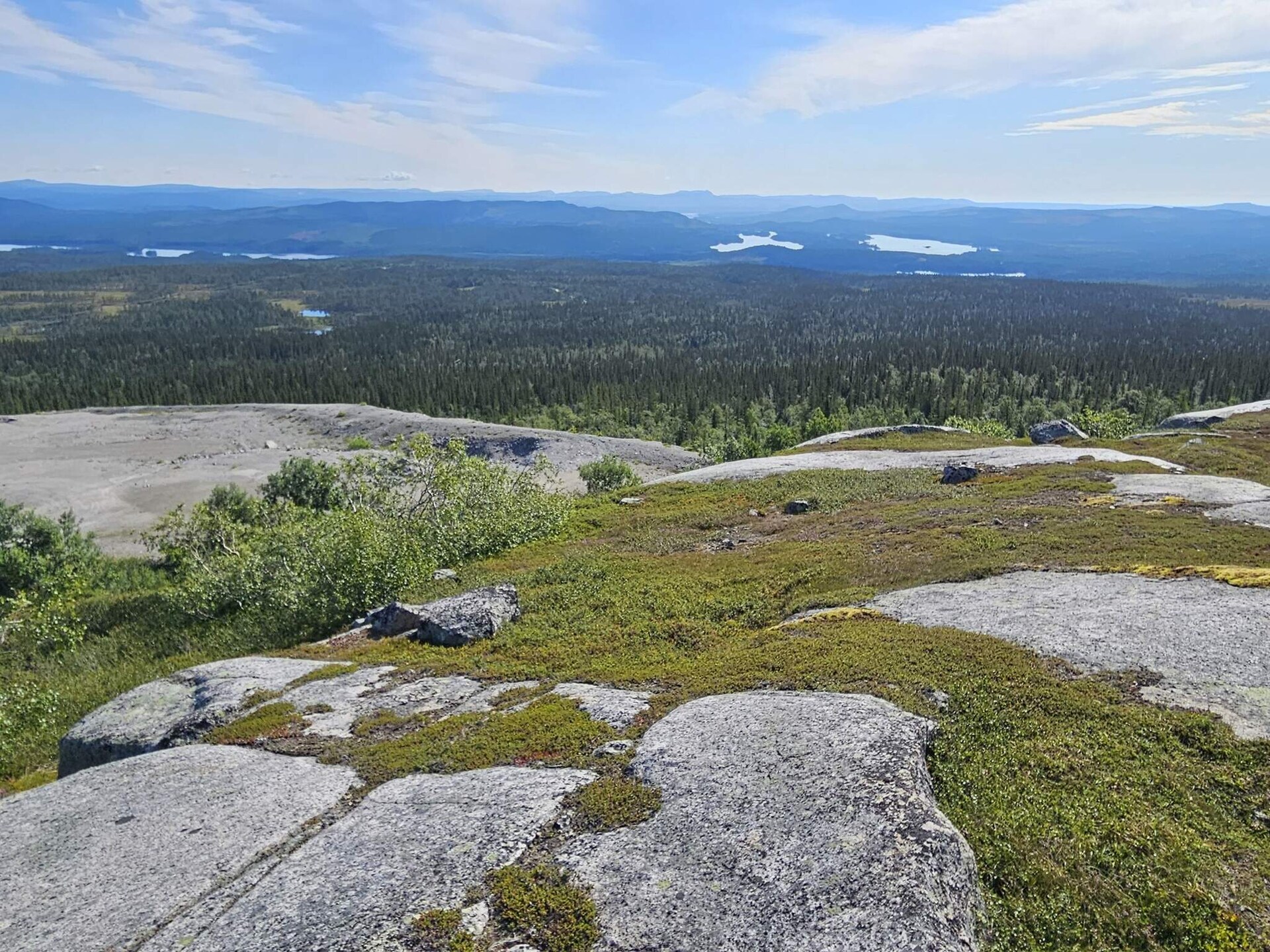 Charmante vakantiehut in Rörvattnet met uitzicht op meer en bergen - foto 20