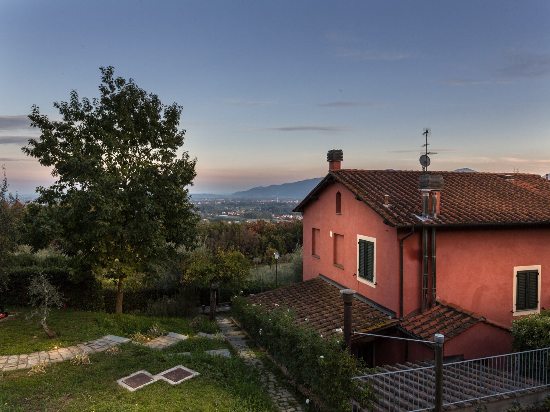 Villa Alberta: Luxe Toscaanse villa aan golfbaan bij Lucca - foto 7