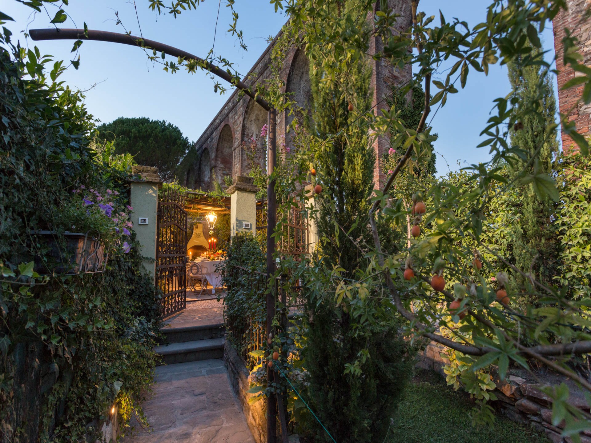 Verfijnde villa voor 2 aan golfbaan bij Lucca met privé-spa en tuin - foto 1