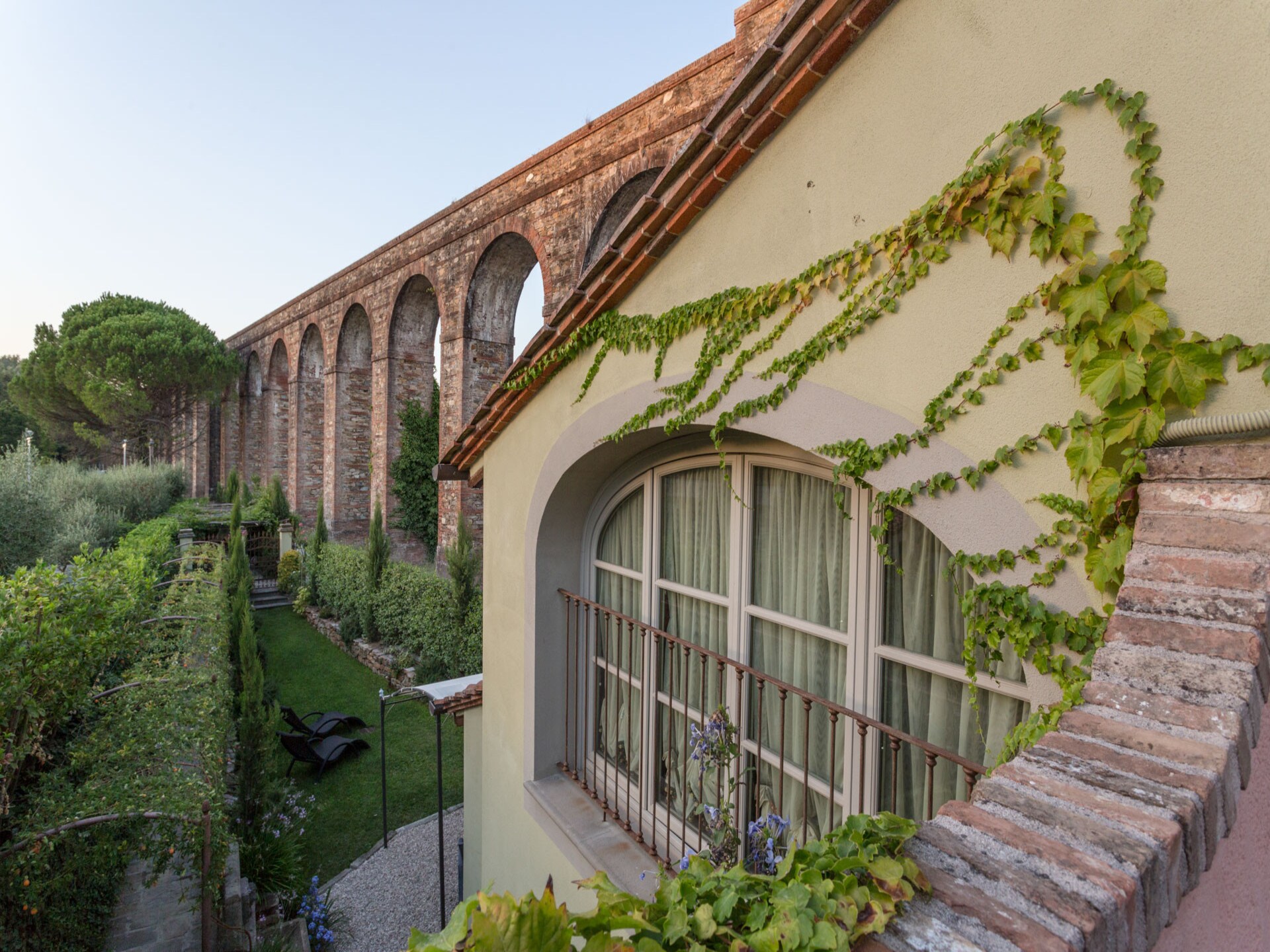 Verfijnde villa voor 2 aan golfbaan bij Lucca met privé-spa en tuin - foto 10