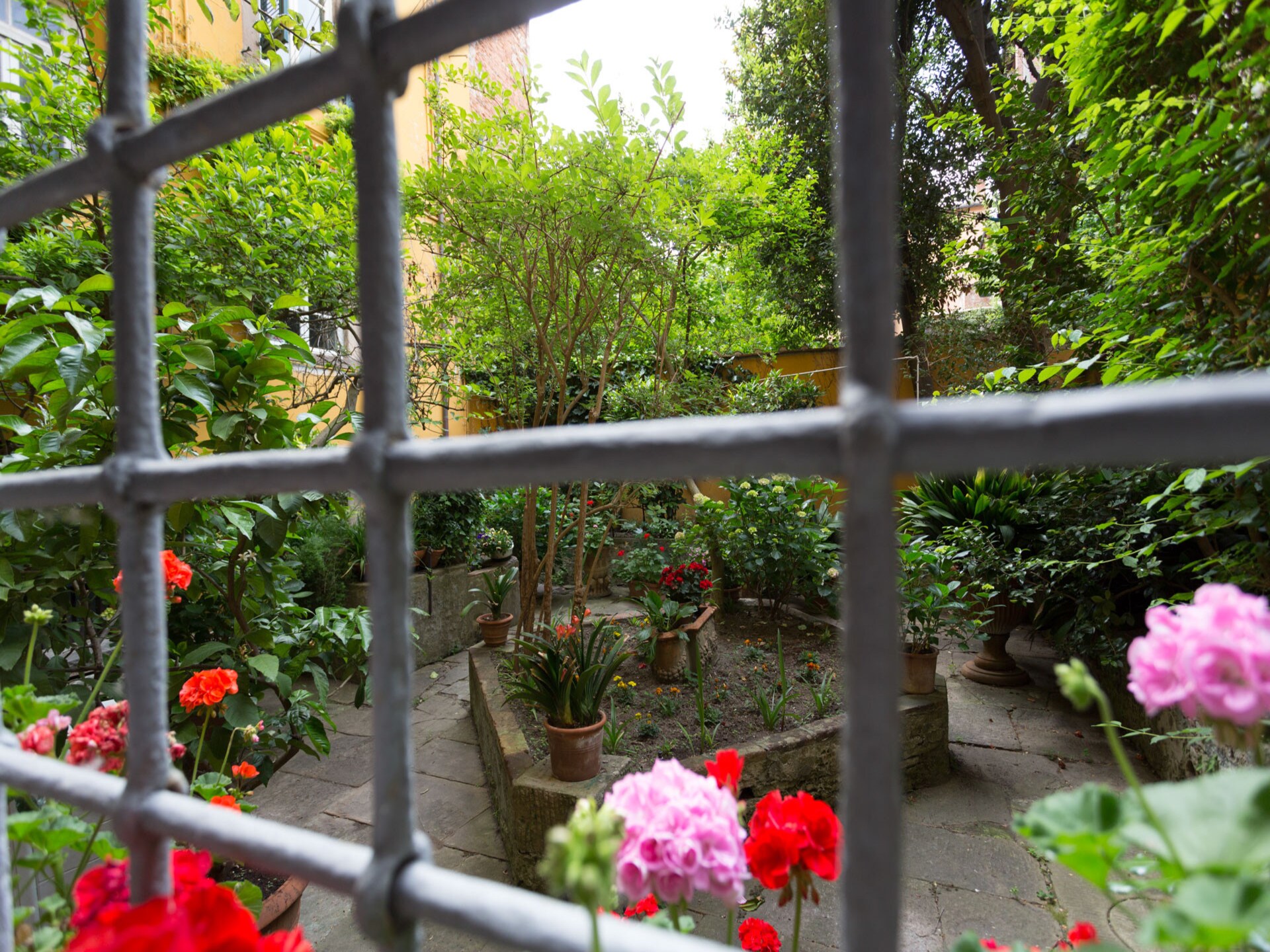Stijlvol appartement in historisch paleis Lucca met uitzicht op verborgen tuin - foto 20