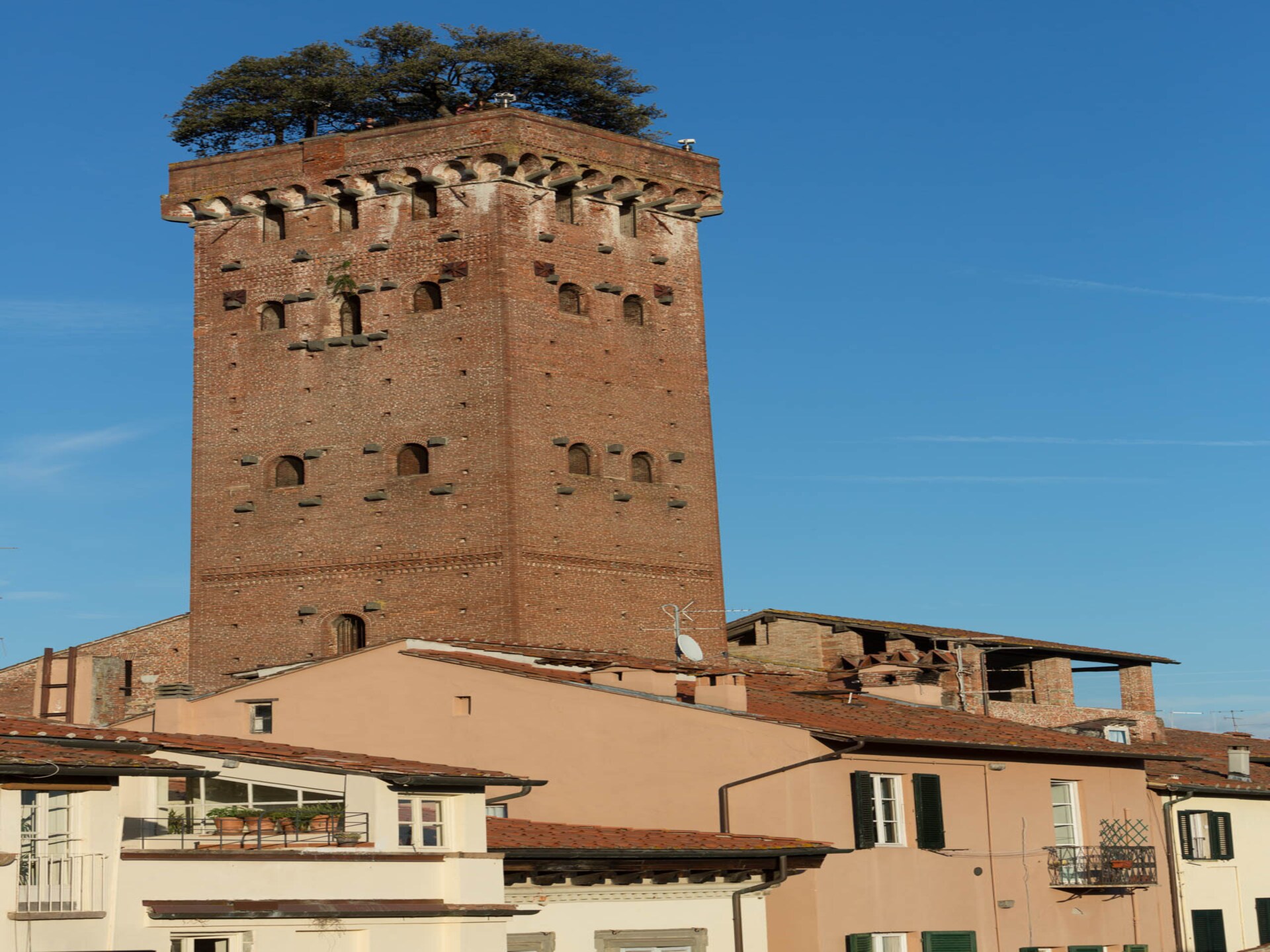 Historisch appartement met terras in hartje Lucca, vlakbij Torre Guinigi - foto 2