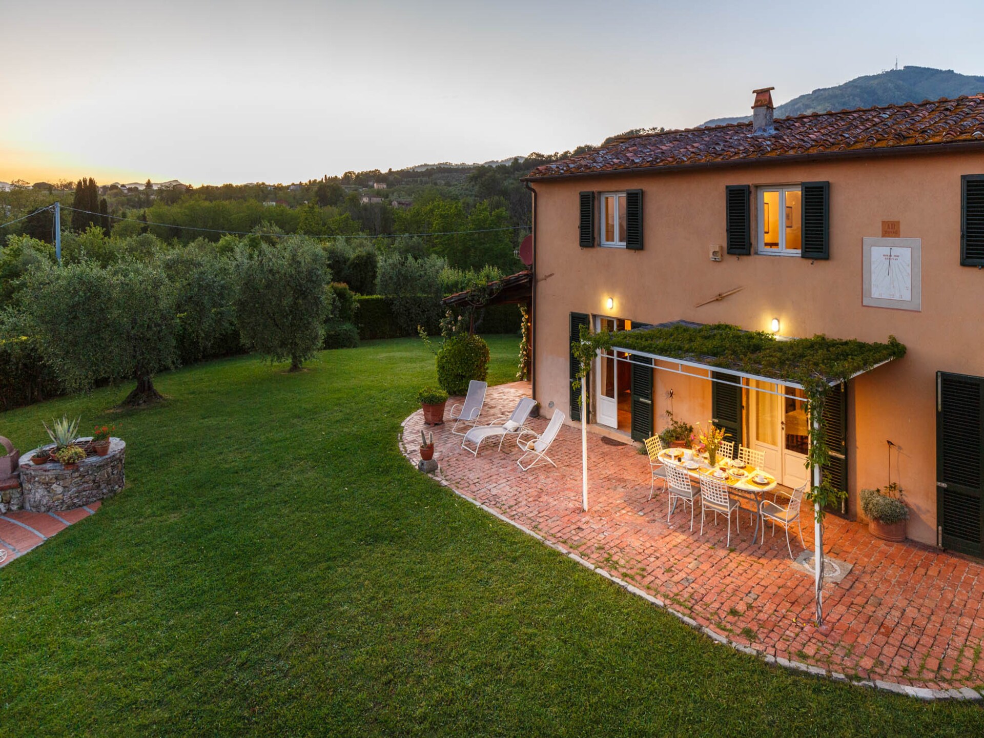 Authentieke Toscaanse villa met infinity pool en uitzicht bij Lucca - foto 1