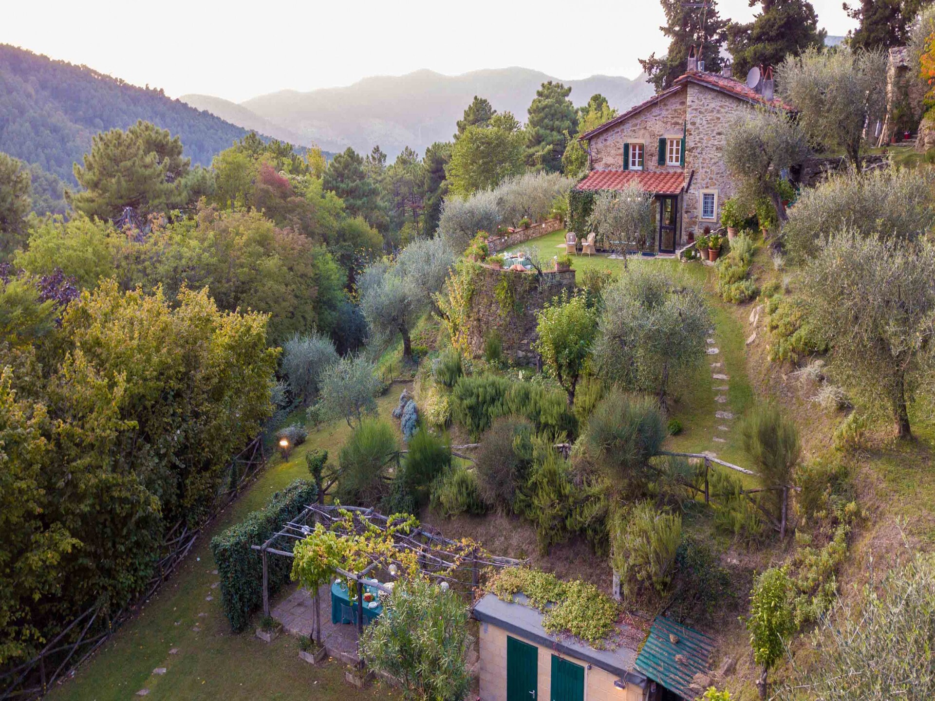 18e-eeuwse Toscaanse villa met privézwembad en bosbeek bij Lucca - foto 14