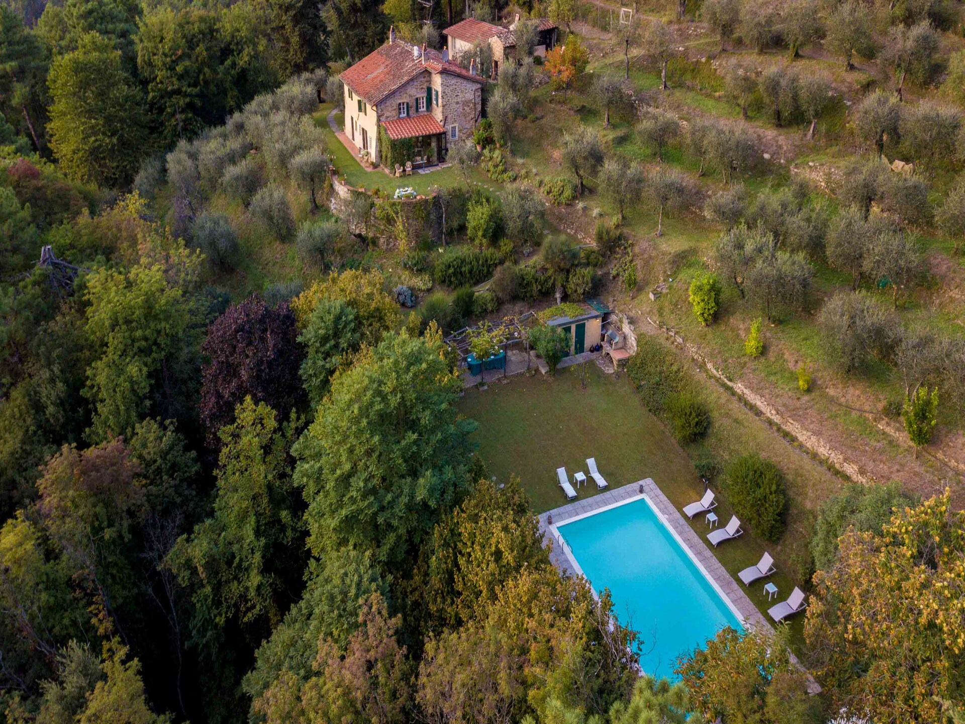 18e-eeuwse Toscaanse villa met privézwembad en bosbeek bij Lucca - foto 1