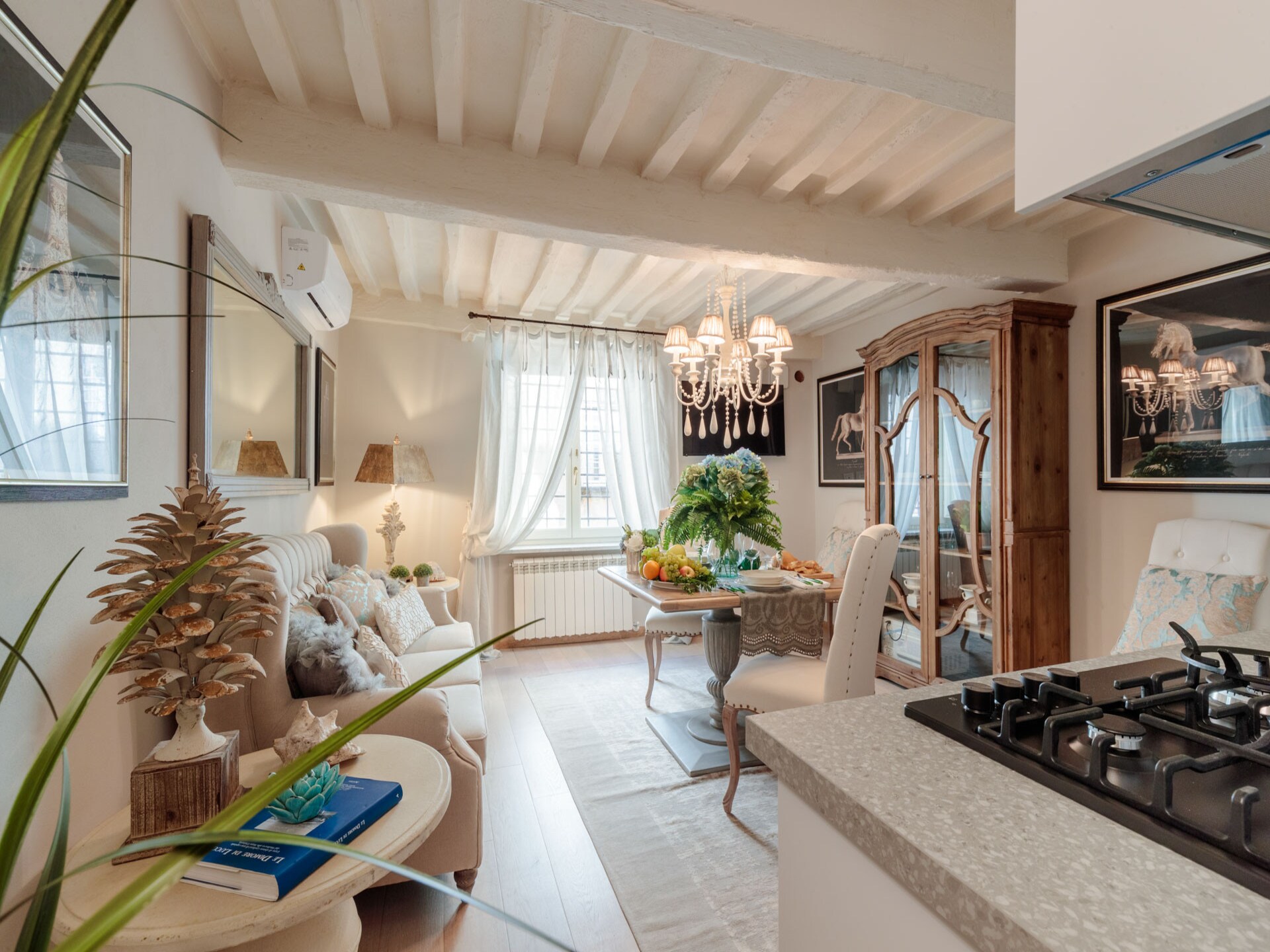 Romantisch appartement in hartje Lucca met geheime tuin en luxe keuken - foto 7