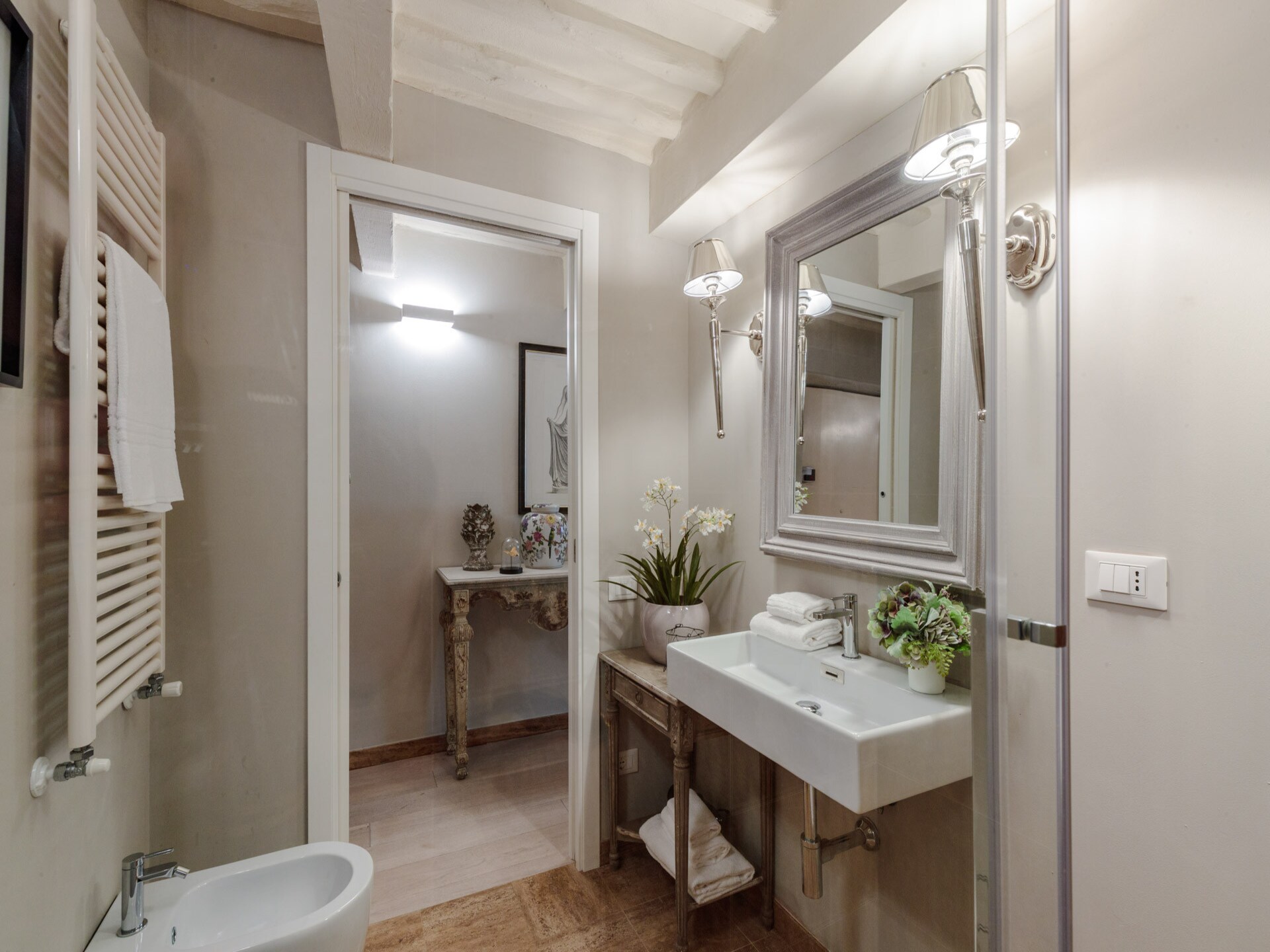 Romantisch appartement in hartje Lucca met geheime tuin en luxe keuken - foto 26