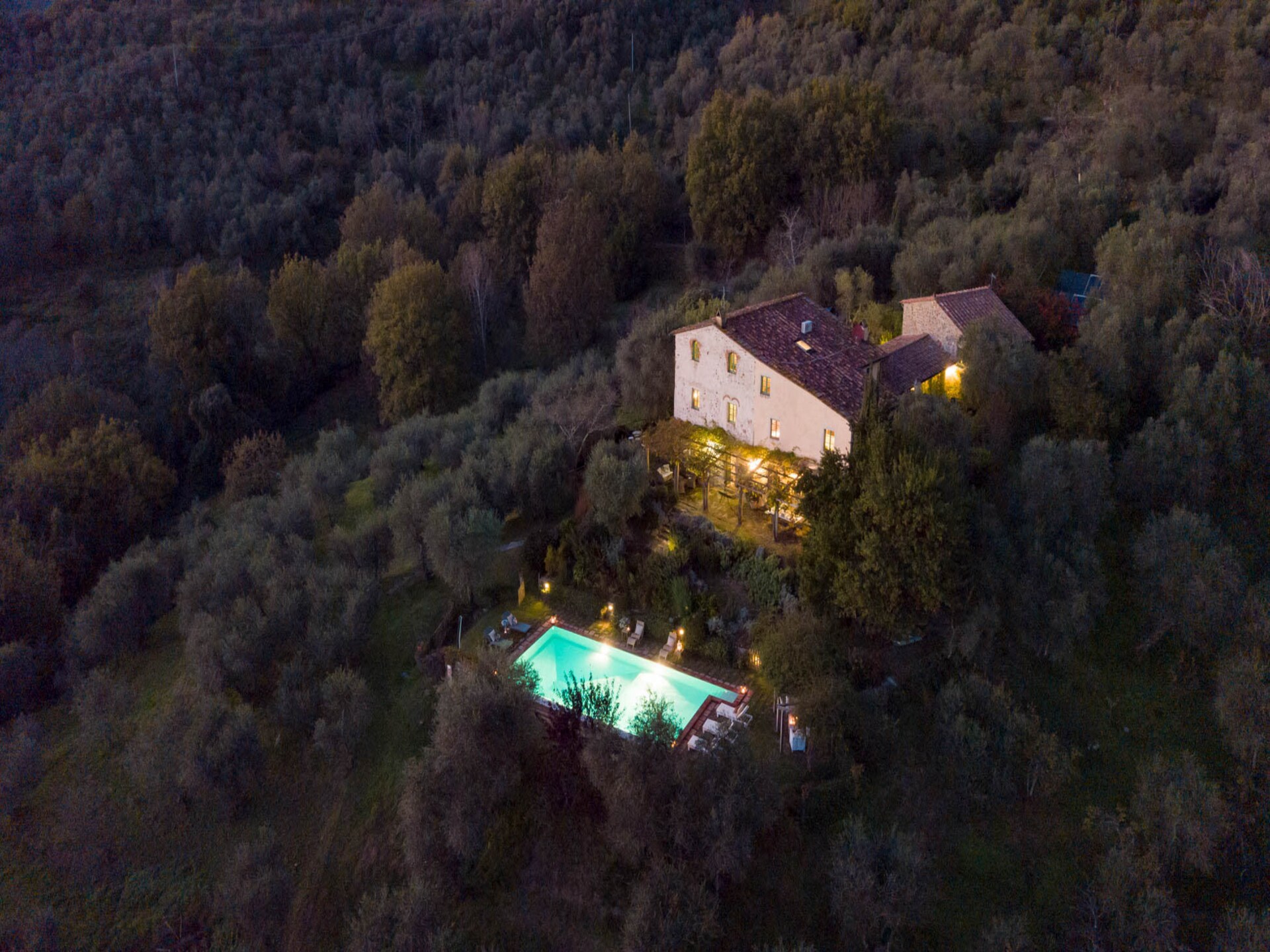 Villa Gufo: Ruim 400m² vakantiehuis met privé-zwembad en uitzicht bij Lucca - foto 1