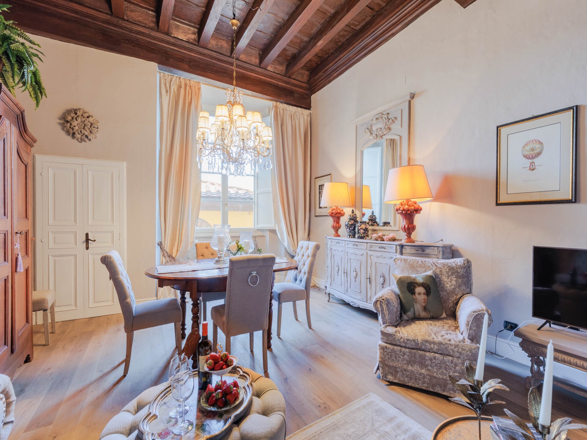Casa Pitt: Elegante stadsvilla met balkon aan Piazza Anfiteatro in Lucca - foto 17