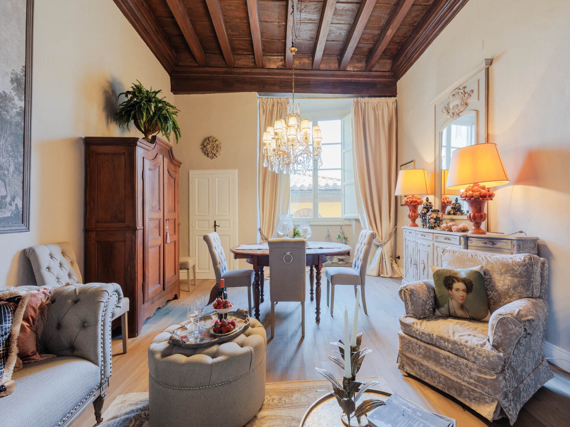 Casa Pitt: Elegante stadsvilla met balkon aan Piazza Anfiteatro in Lucca - foto 10