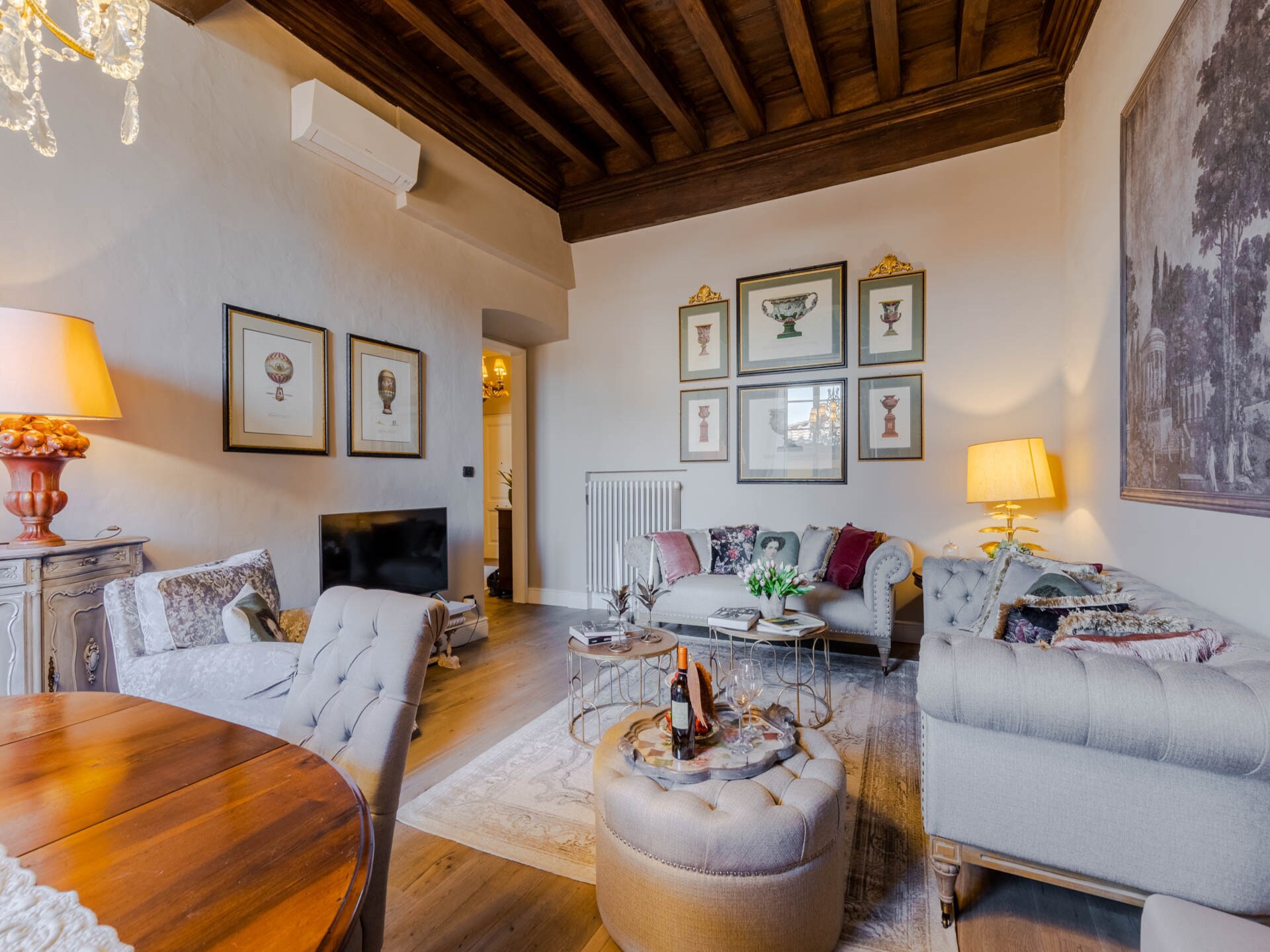 Casa Pitt: Elegante stadsvilla met balkon aan Piazza Anfiteatro in Lucca - foto 9