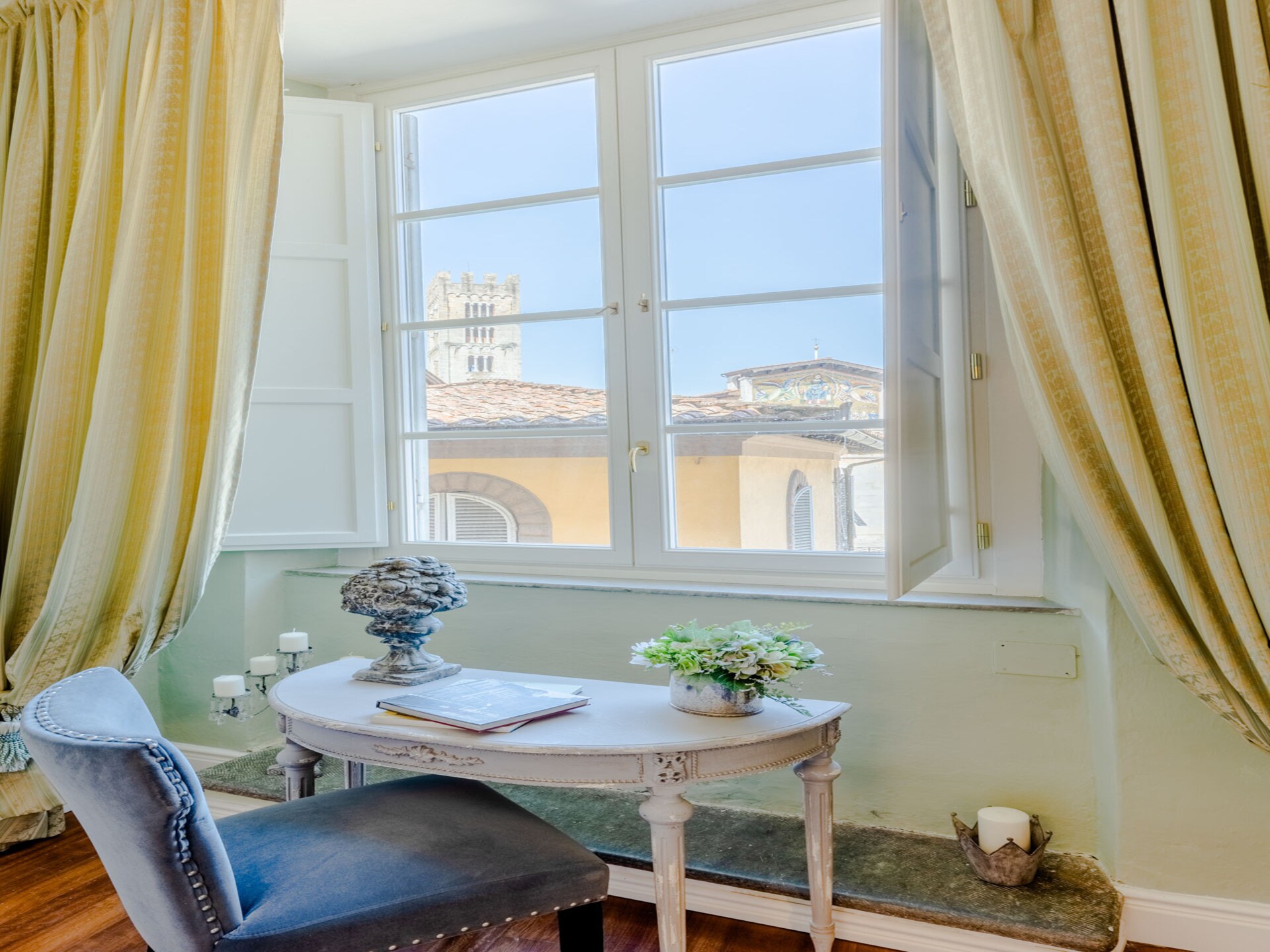 Casa Pitt: Elegante stadsvilla met balkon aan Piazza Anfiteatro in Lucca - foto 8