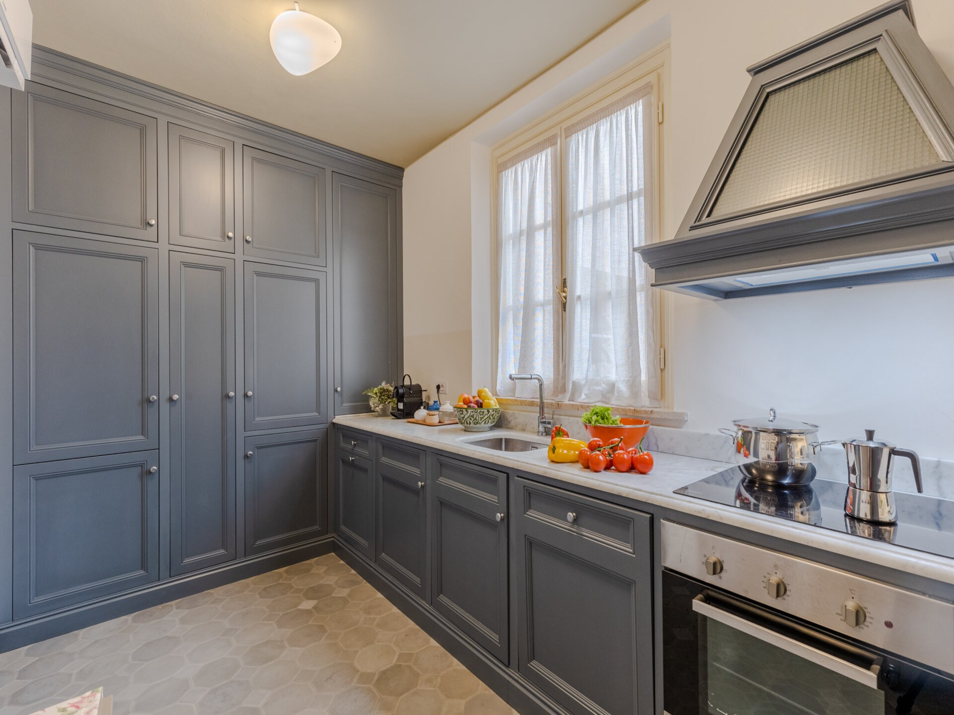 Elegant appartement in renaissancepaleis met uitzicht op Palazzo Pfanner - foto 15