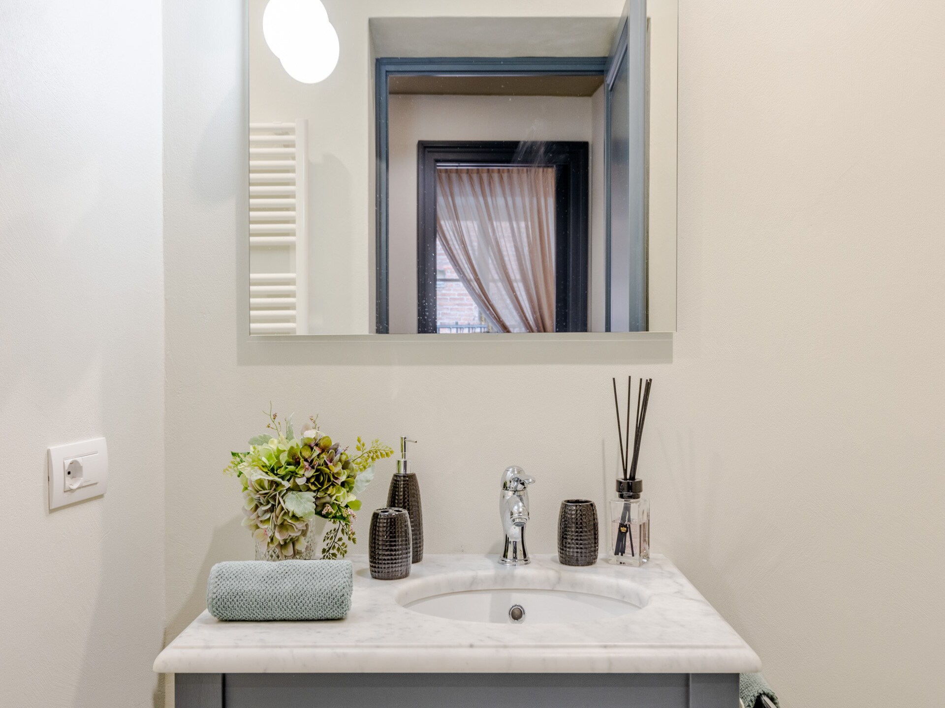 Elegant appartement in renaissancepaleis met uitzicht op Palazzo Pfanner - foto 38